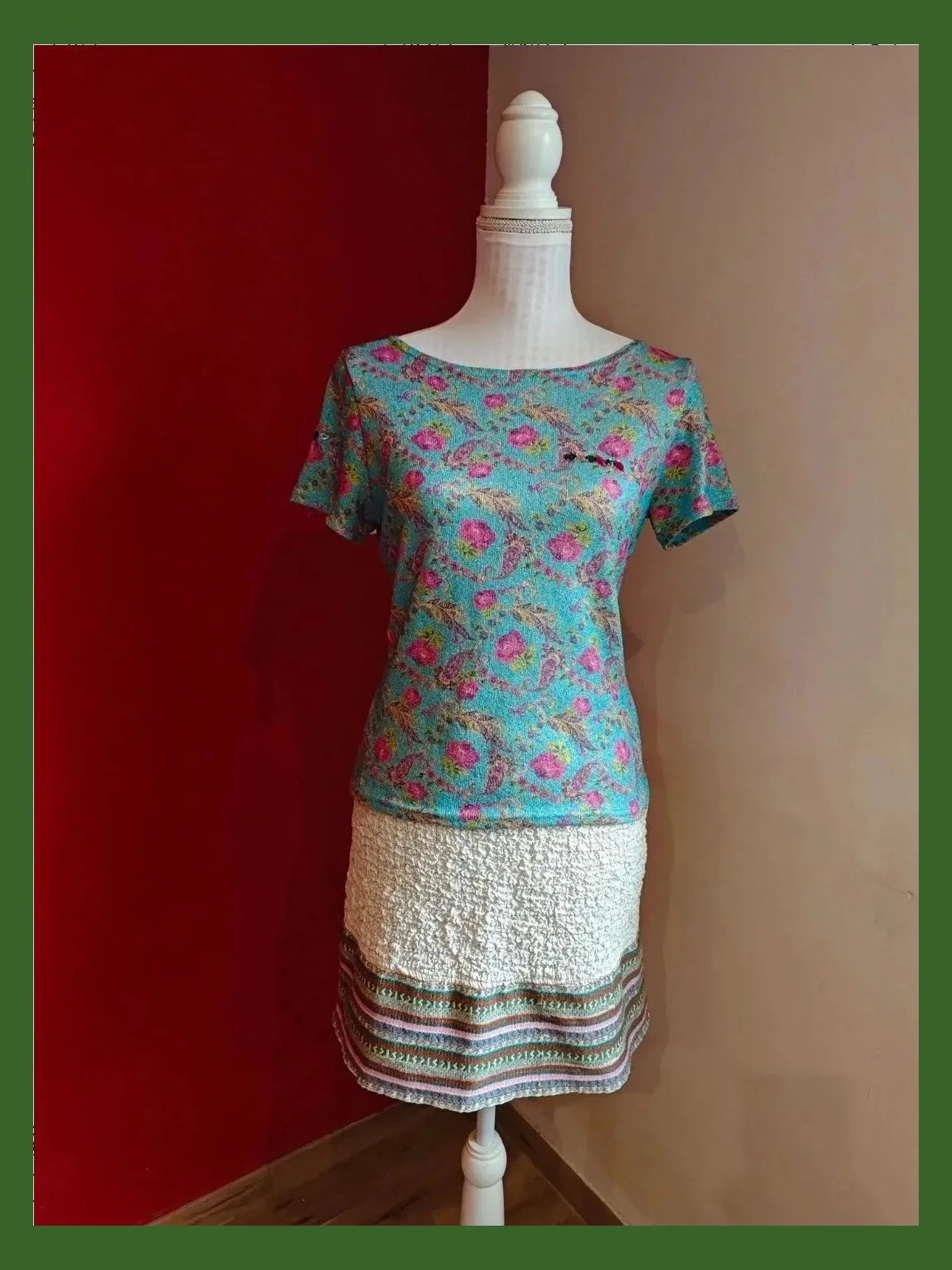 🌺Camiseta de punto con brillos color azul turquesa con estampado floral tonos rosas y dorados – Adam pour Eve – taille L / 40 / 12