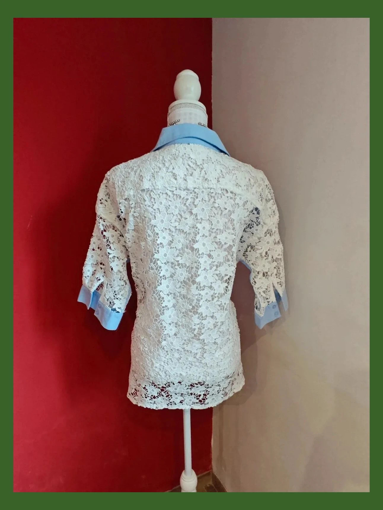 🌺 Preciosa camisa azul claro delante y de crochet blanco en mangas y espalda – VerySimple – taille XXXL / 46 / 18 4