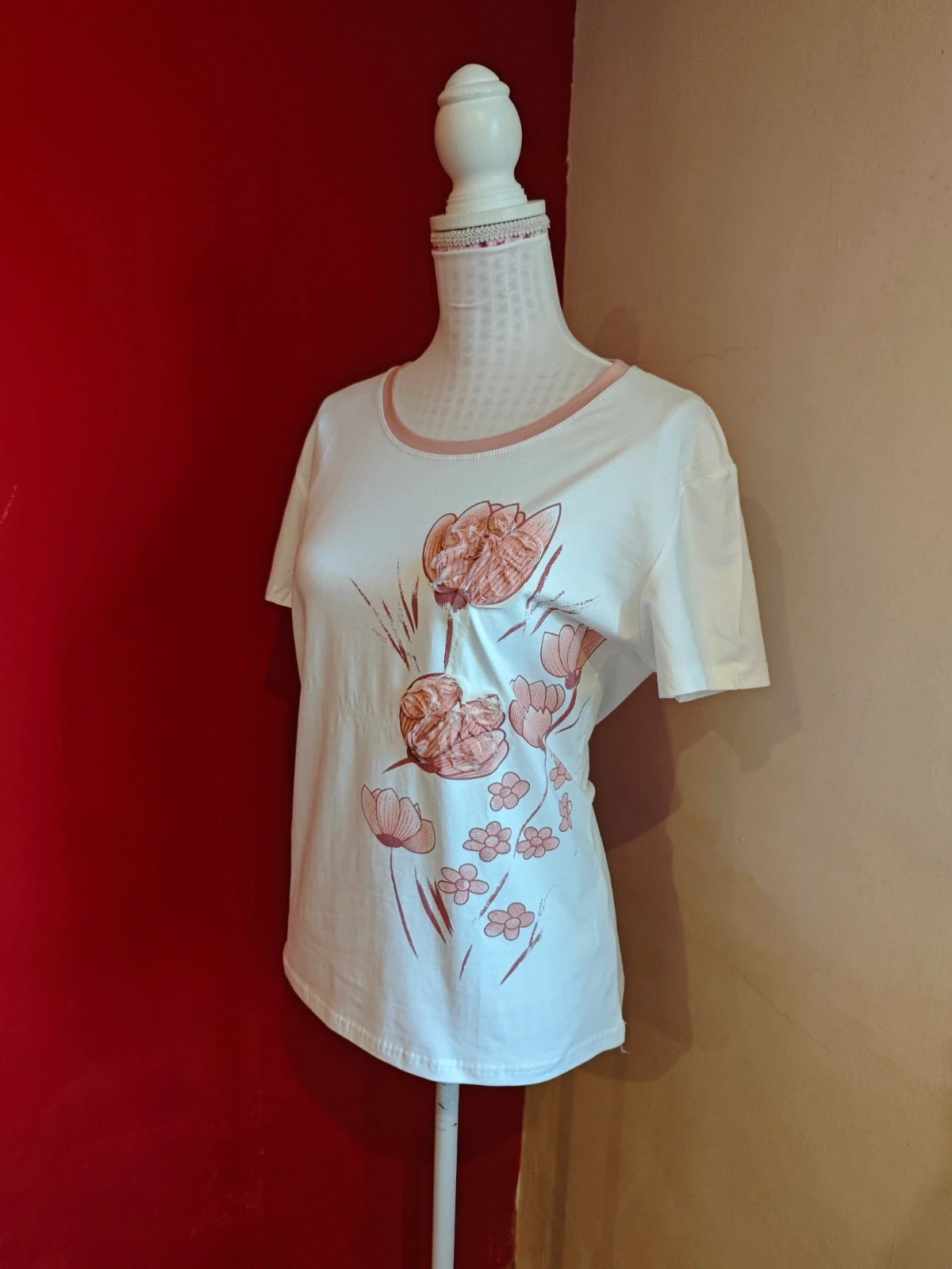 🌺Bonita camiseta de algodón blanco con detalle de flores rosas con cinta de gasa – Impresion – taille L / 40 / 12 2