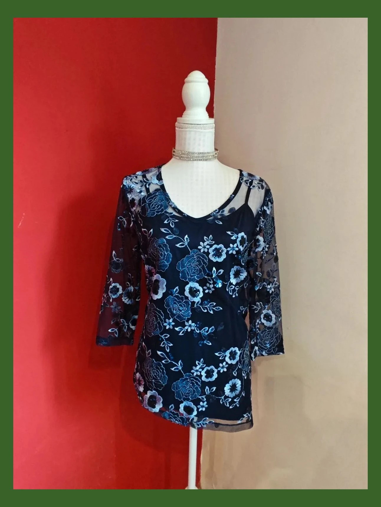 🌺Blusa para eventos de gasa azul marino con bordados florales y lentejuelas