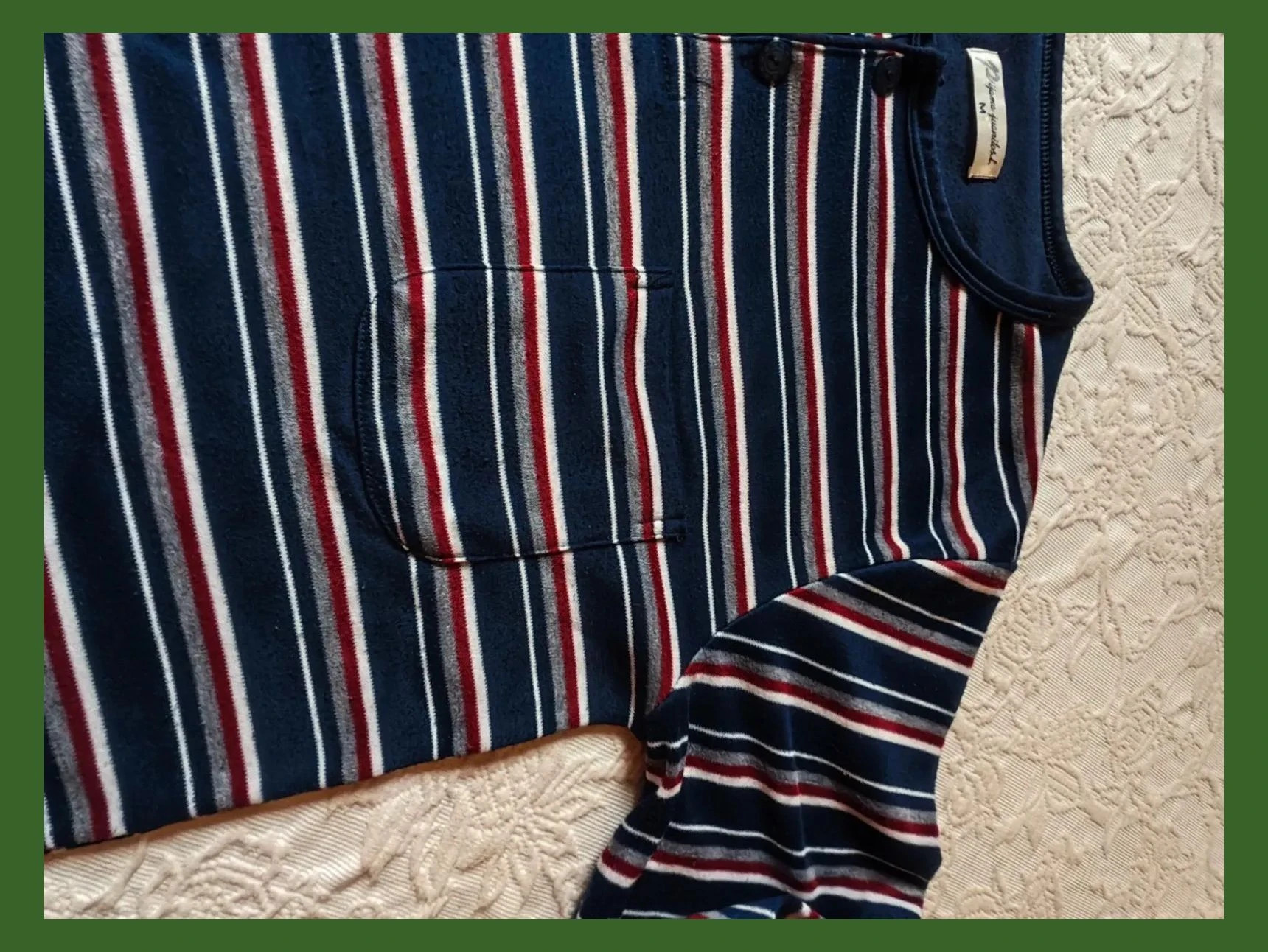 🌺 Cómodo pijama color azul marino y rayas blancas, grises y granate arriba – pijama juanitos – taille M 3