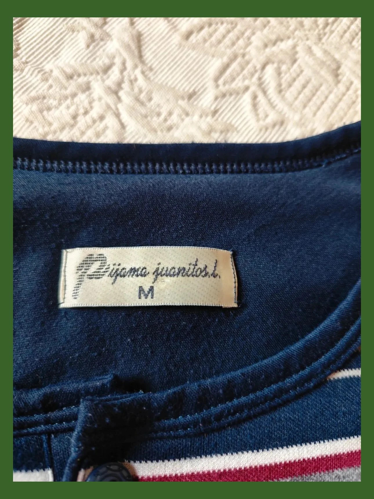 🌺 Cómodo pijama color azul marino y rayas blancas, grises y granate arriba – pijama juanitos – taille M 4