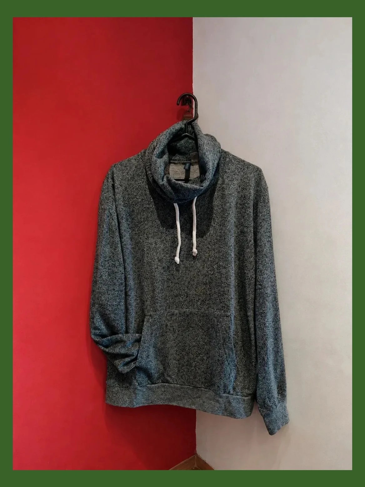 🌺 Sudadera 50% algodón jaspeado azul y blanco con cuello doblado