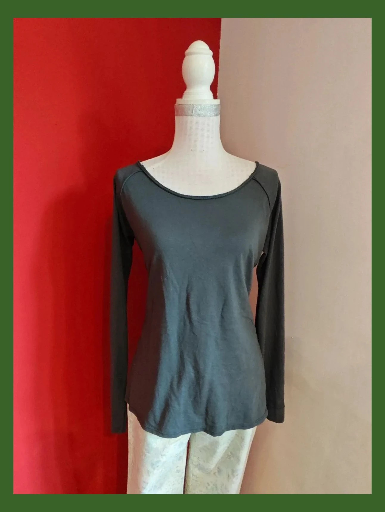 🌺 Camiseta de algodón gris con la parte trasera de bordados troquelados – Uno Piu Uno – taille XL / 42 / 14 2