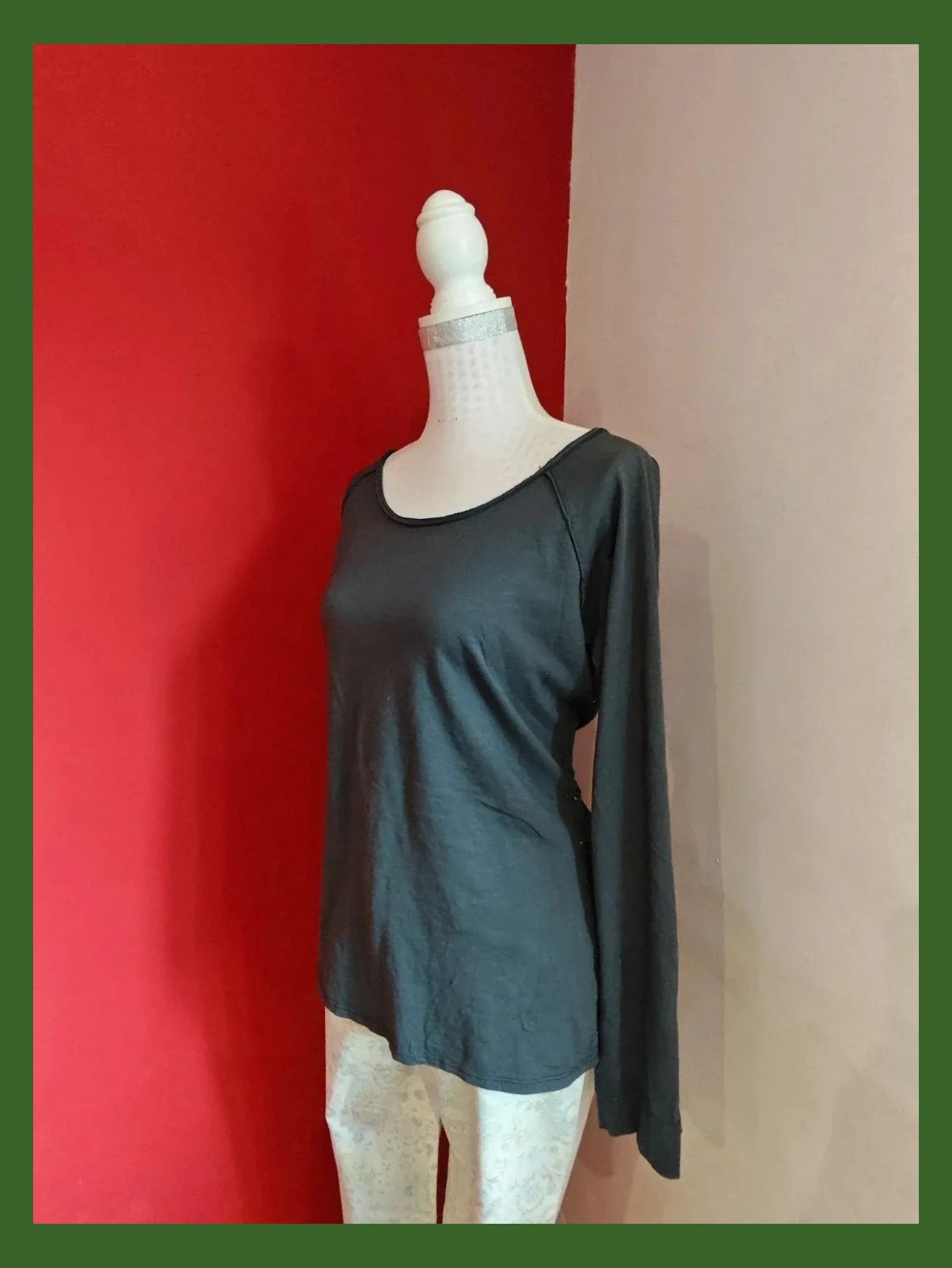 🌺 Camiseta de algodón gris con la parte trasera de bordados troquelados – Uno Piu Uno – taille XL / 42 / 14 3