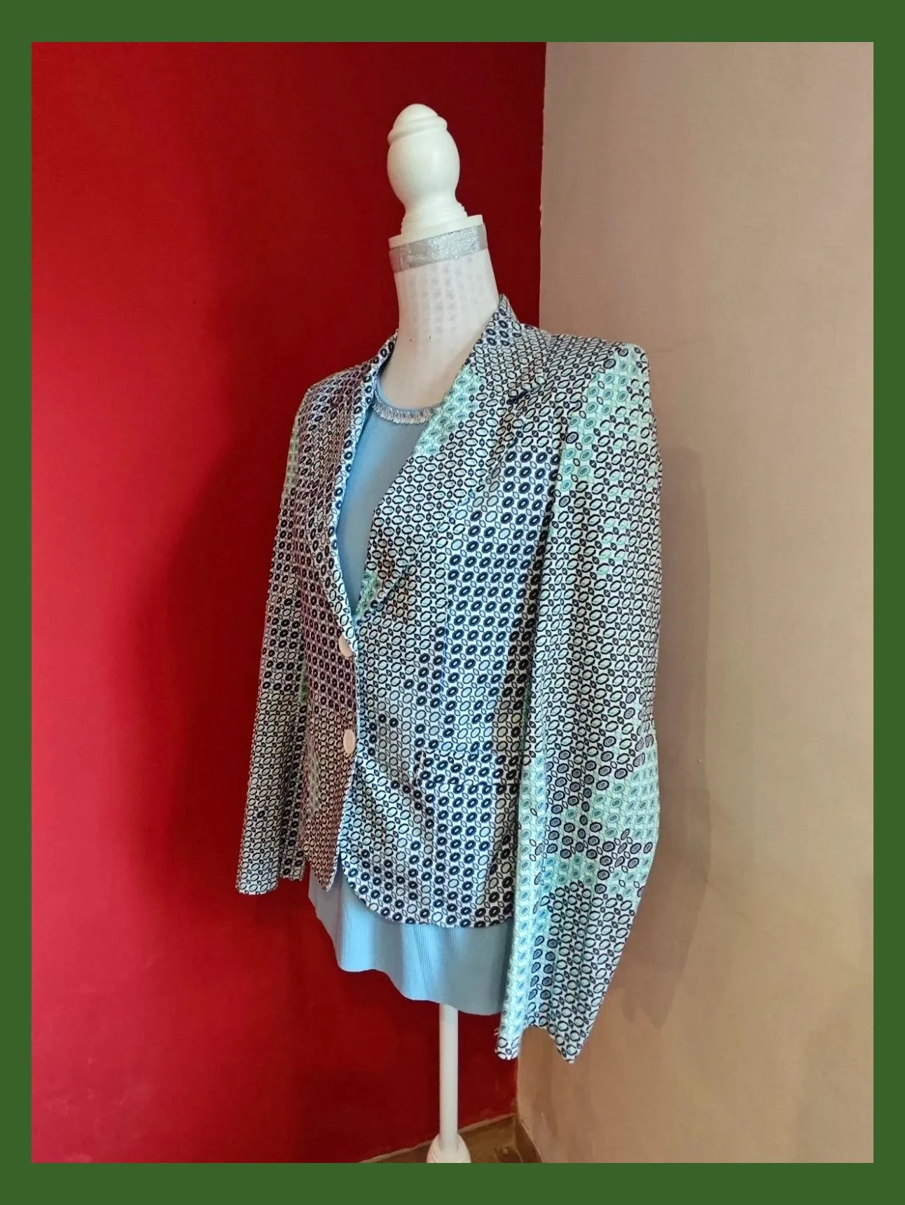 🌺Bonita blazer entallada blanca con estampado geometrico tonos azul y verde – Amor de Cuba – taille L / 40 / 12 2