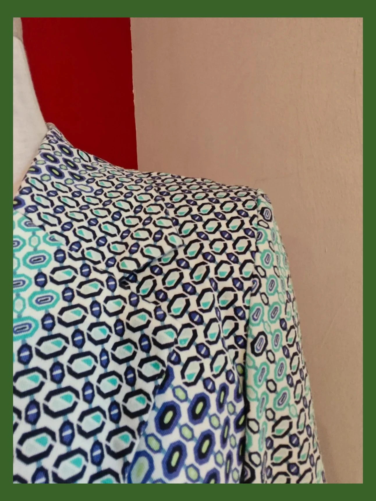 🌺Bonita blazer entallada blanca con estampado geometrico tonos azul y verde – Amor de Cuba – taille L / 40 / 12 3