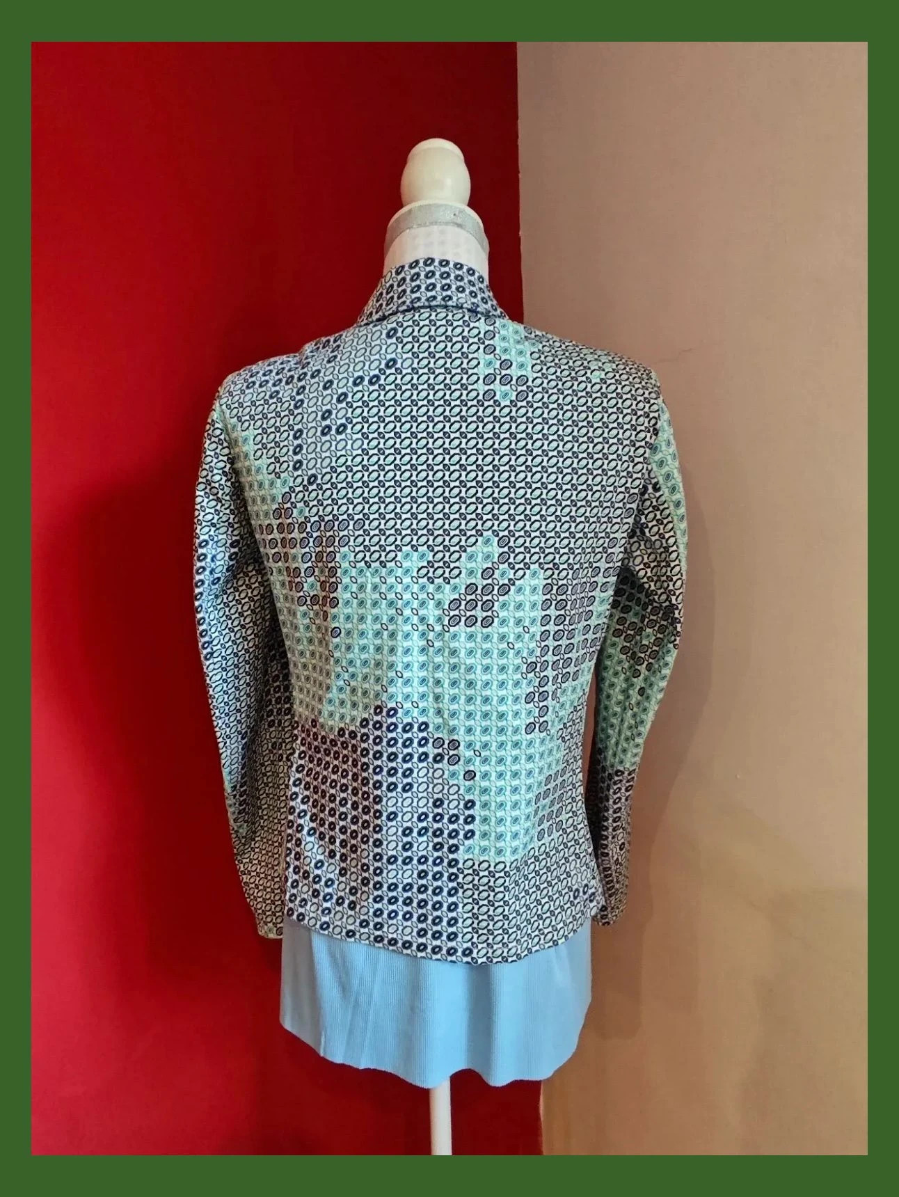🌺Bonita blazer entallada blanca con estampado geometrico tonos azul y verde – Amor de Cuba – taille L / 40 / 12 5