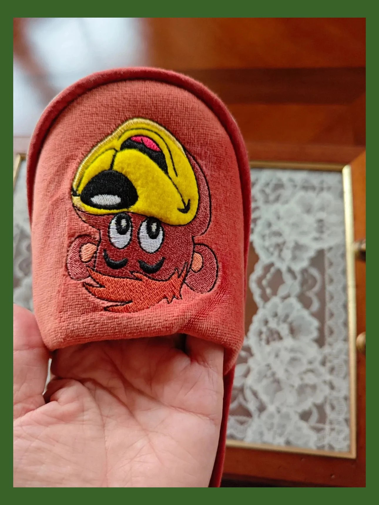 🌺 Zapatillas para casa de terciopelo tono caldera con oso Yogui bordado – taille 37 3