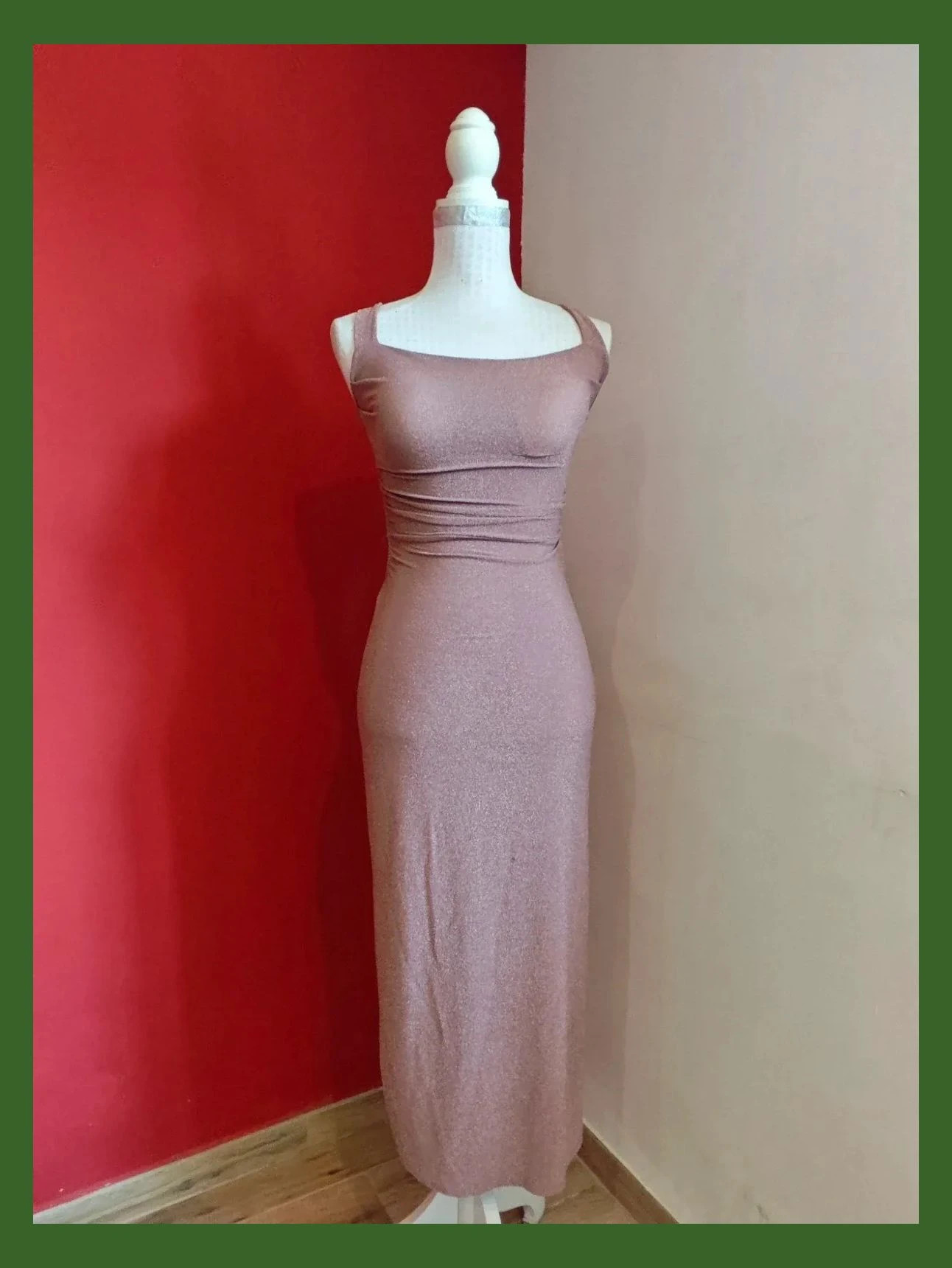 🌺Elegante vestido midi en tono rosado con acabado brillante con espalda descubierta – New Collection – taille S / 36 / 8 2