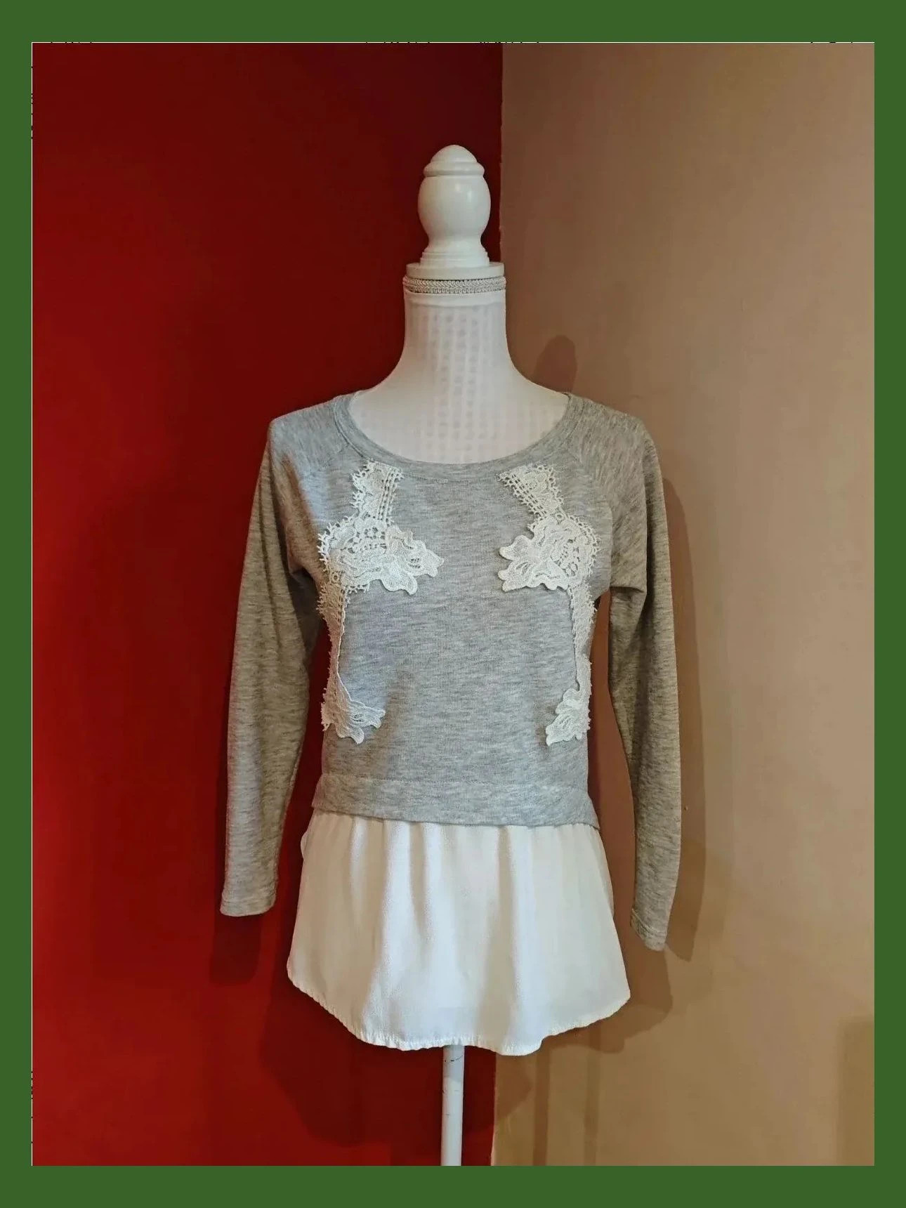 🌺Camiseta de algodón gris con aplicaciones de crochet y abajo delante tela ligera blanca – Vintage Dressing – taille L / 40 / 12
