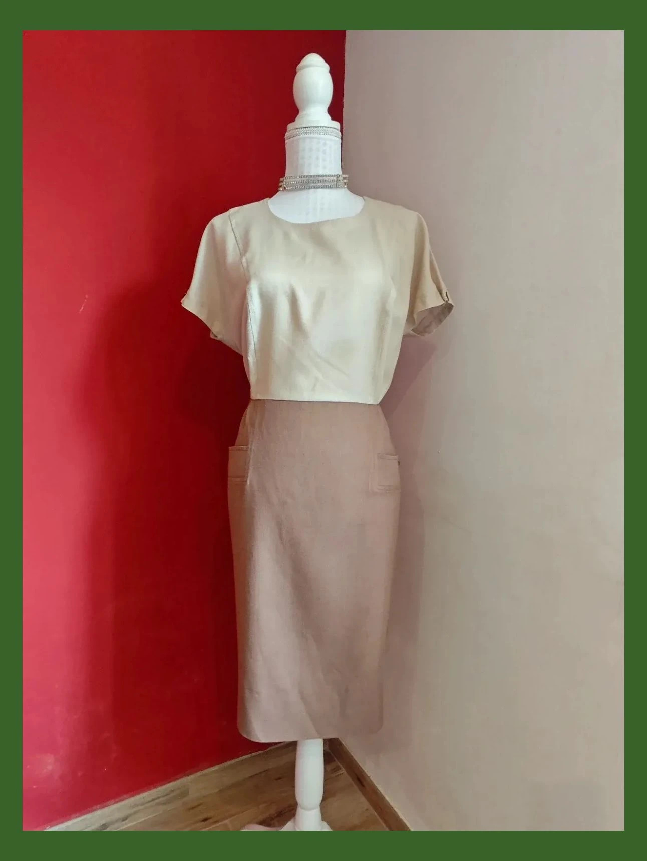 🌺Vestido elegante bicolor en tonos beige y marrón – Buttons – taille 4XL / 48 / 20