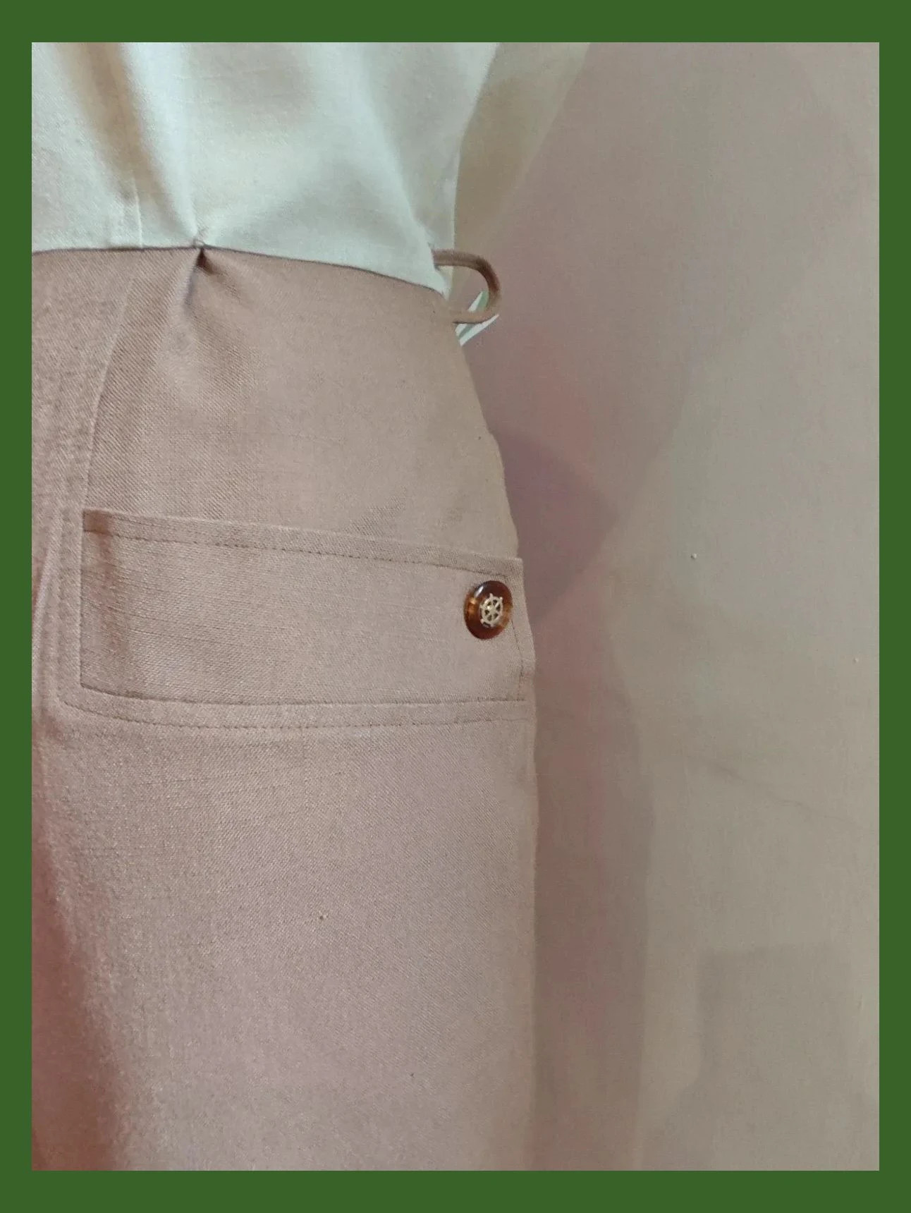 🌺Vestido elegante bicolor en tonos beige y marrón – Buttons – taille 4XL / 48 / 20 5