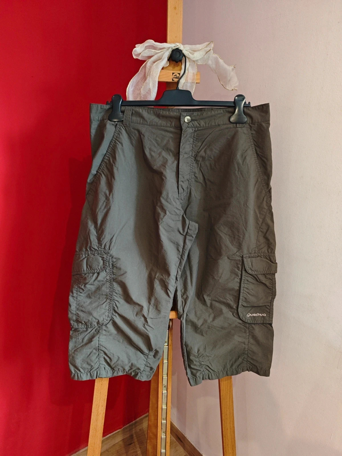 🌺 Pantalón pirata color caqui con bolsillos laterales – Quechua – taille W32 | FR 42