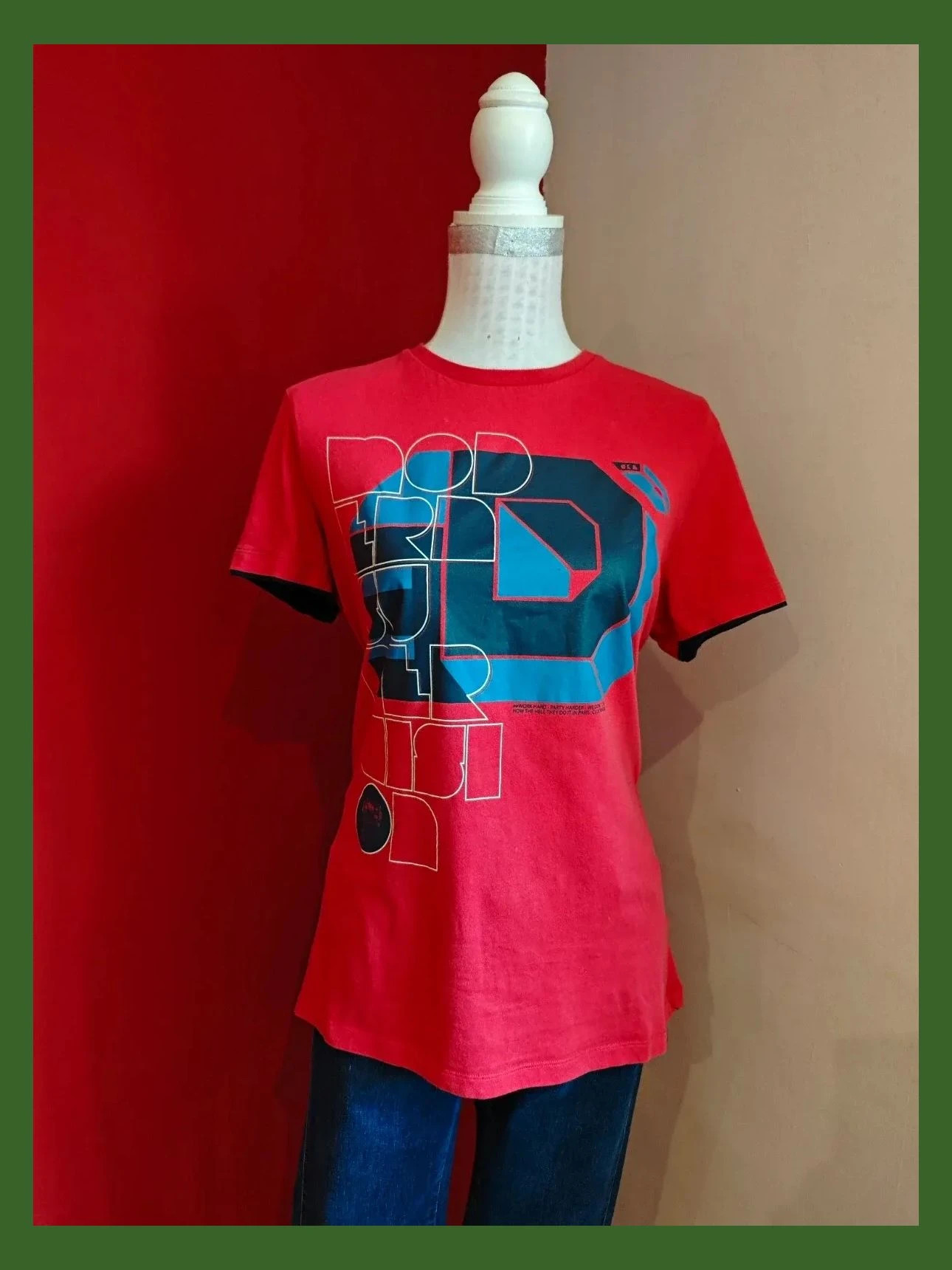 🌺 Camiseta unisex roja con logo