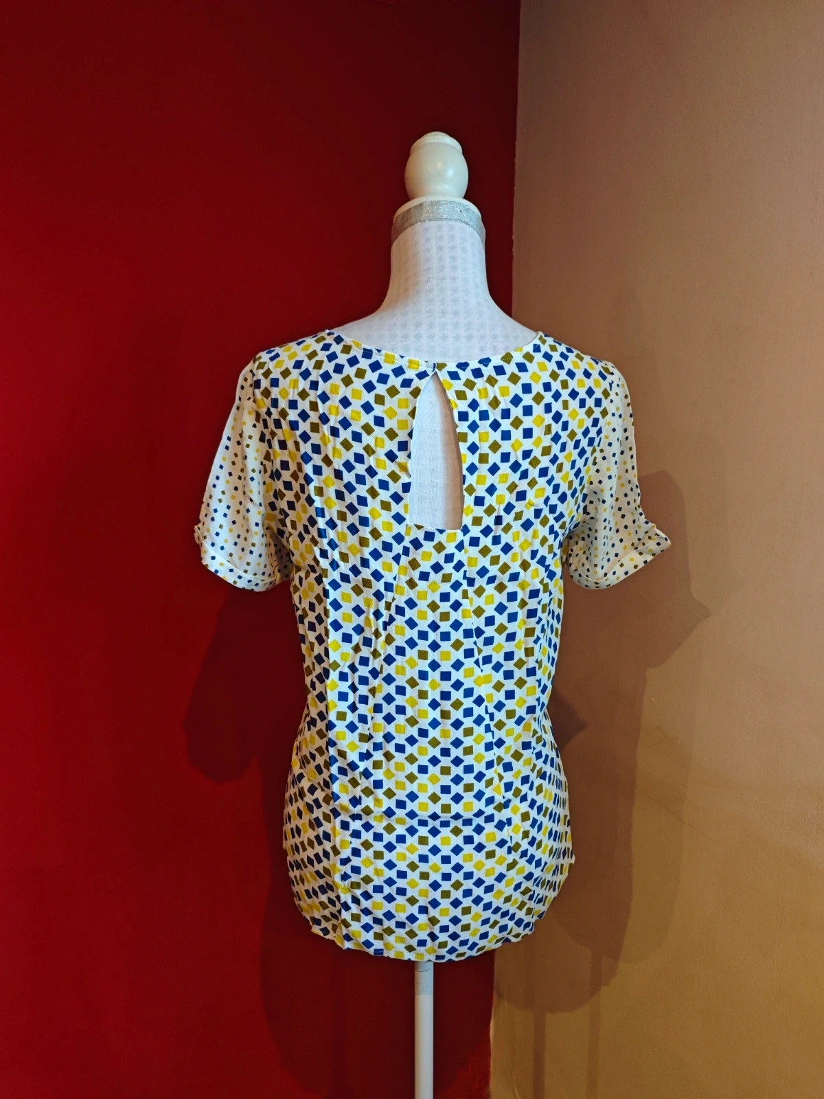 🌺Bonita blusa blanca con rombos y rectángulos multicolor y apertura en espalda – Promod – taille XL / 42 / 14 5