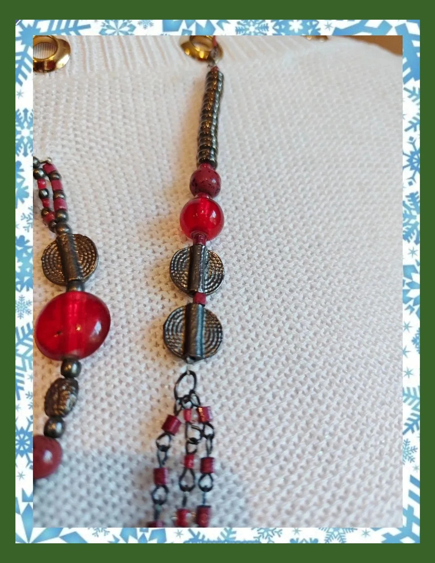 🌺 Conjunto de collar largo y pulsera con diferentes abalorios de cristal rojo y metal plateado – Vintage Chic 5