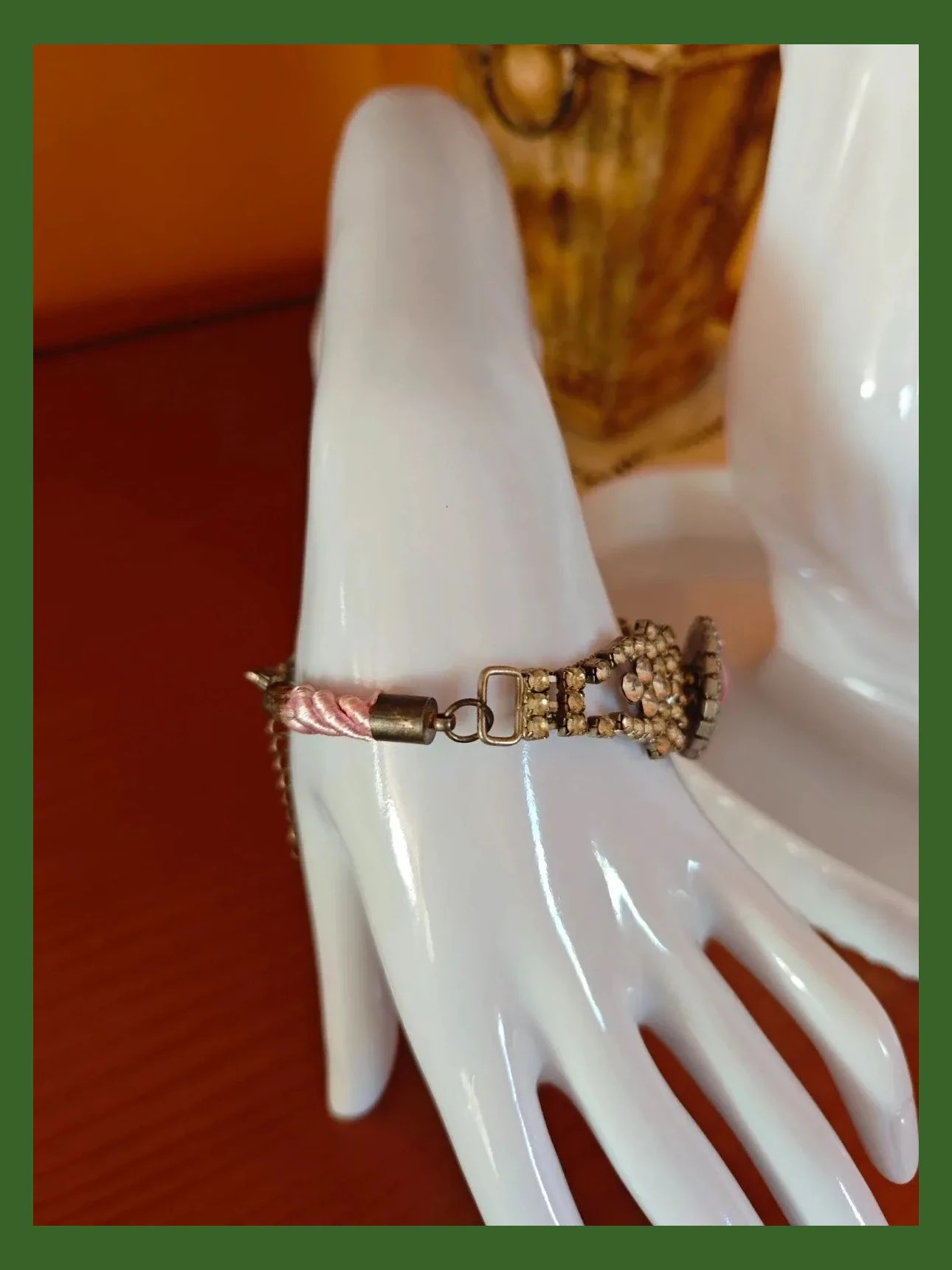 🌺 Precioso conjunto de gargantilla y pulsera con cordón rosa y pieza de brillantes – Vintage Chic 5