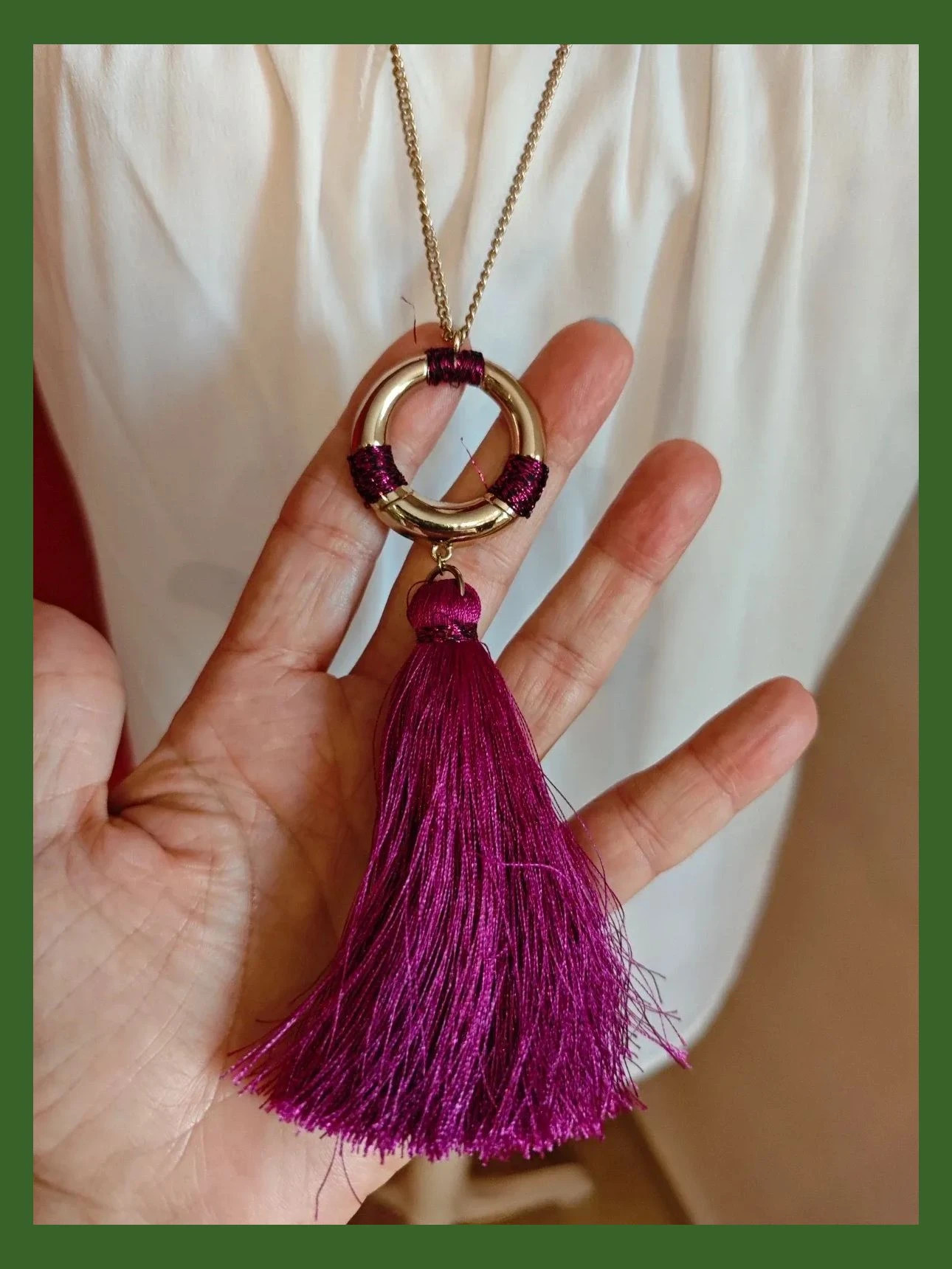 🌺 Conjunto de cadena dorada con colgante y pendientes con borlas moradas 2