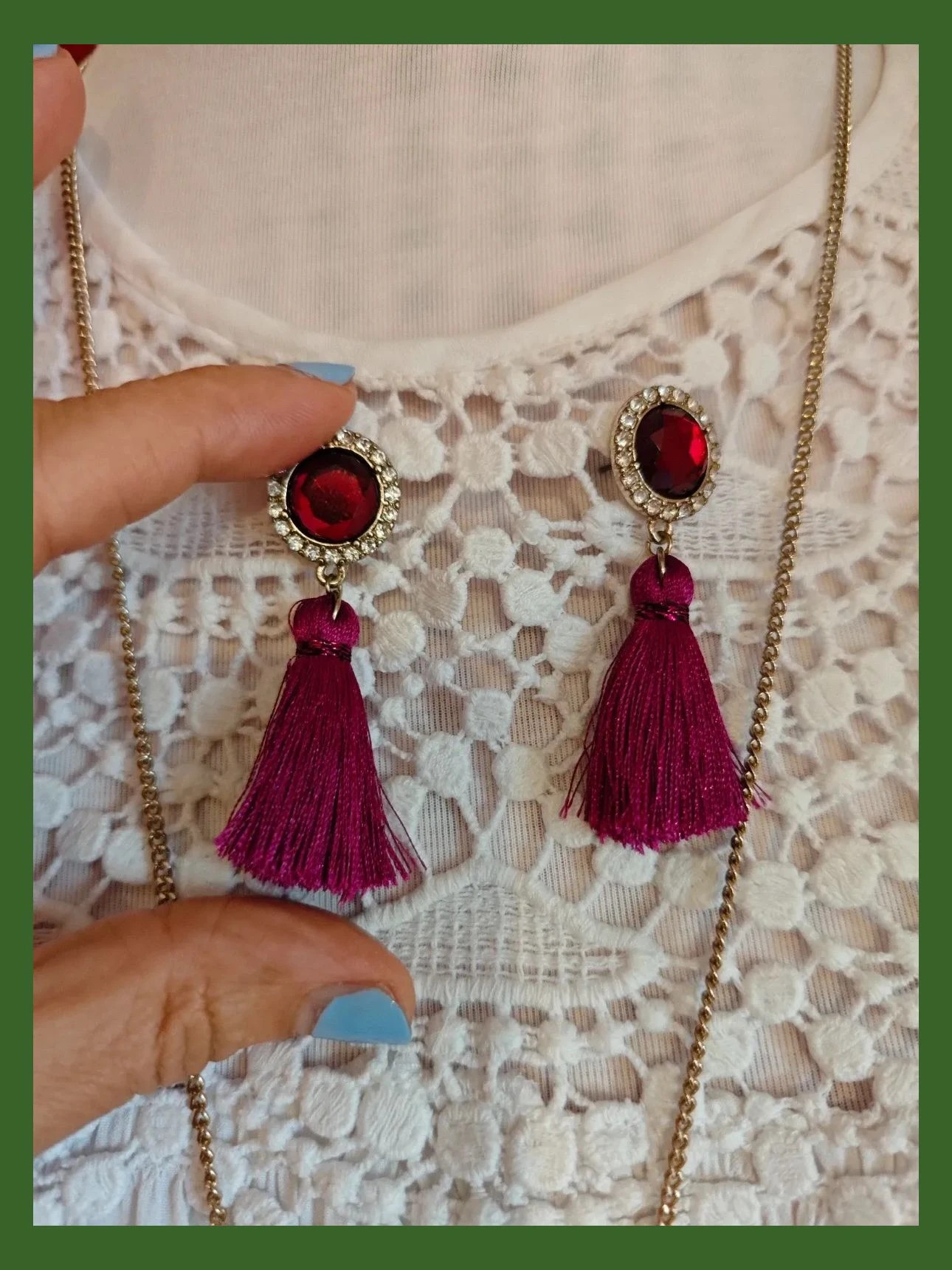 🌺 Conjunto de cadena dorada con colgante y pendientes con borlas moradas 5