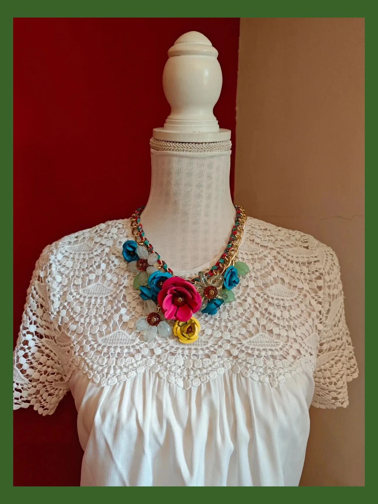 🌺 Divino collar de cadena dorada con hermosas flores y abalorios de colores – Fashion Jewelry 2