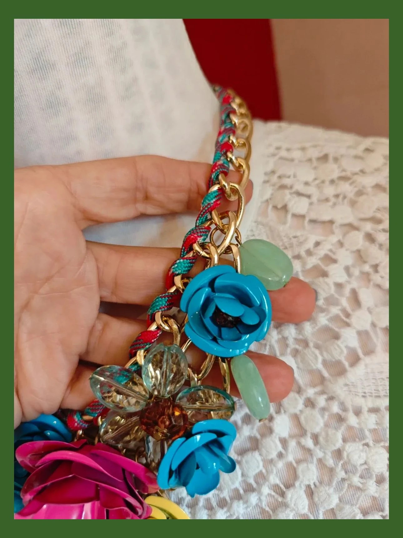 🌺 Divino collar de cadena dorada con hermosas flores y abalorios de colores – Fashion Jewelry 5