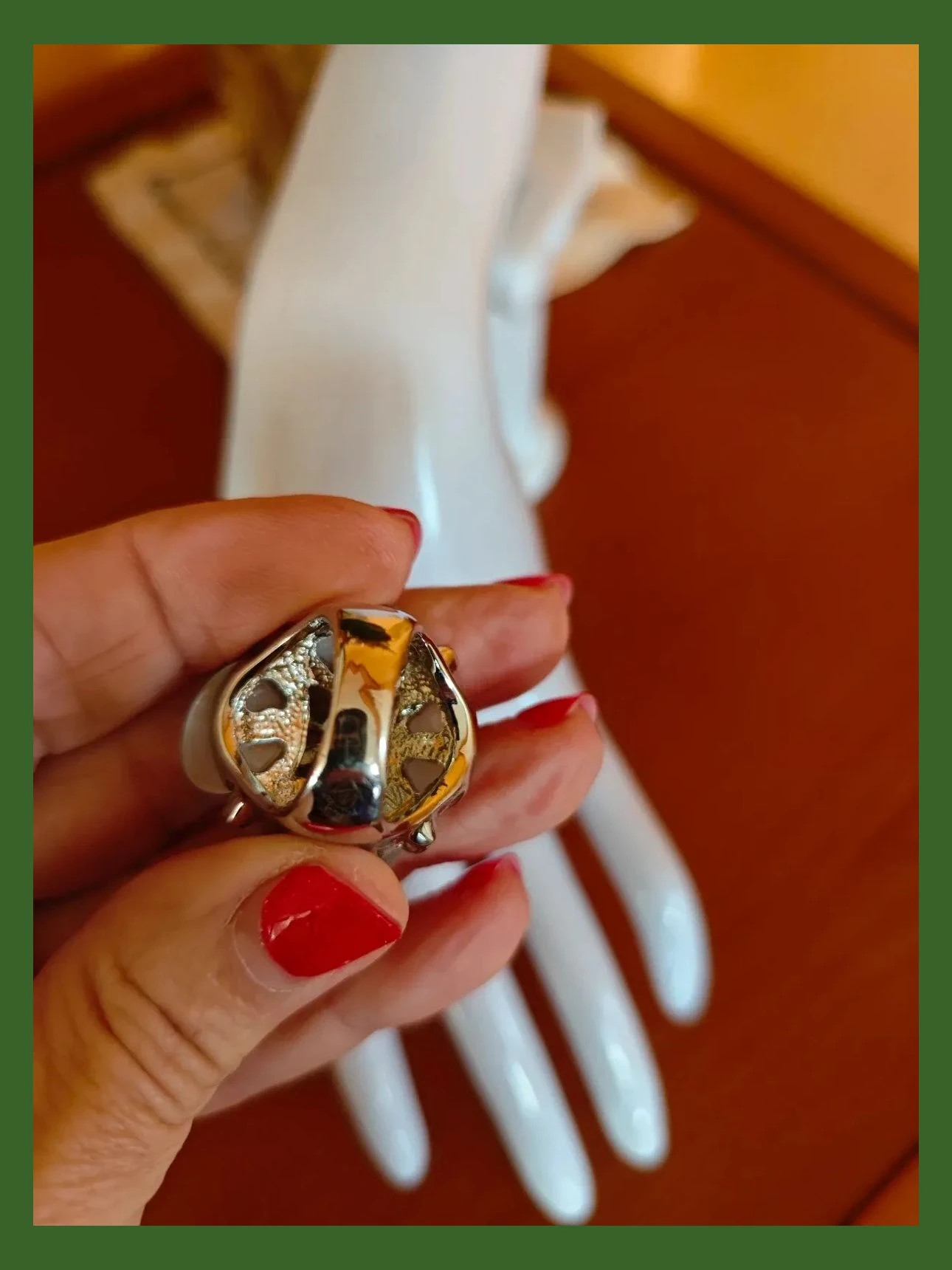 🌺 Precioso anillo plateado con piezas nacaradas y hojas doradas y brillantes – Vintage Dressing – taille 18,5 mm 5