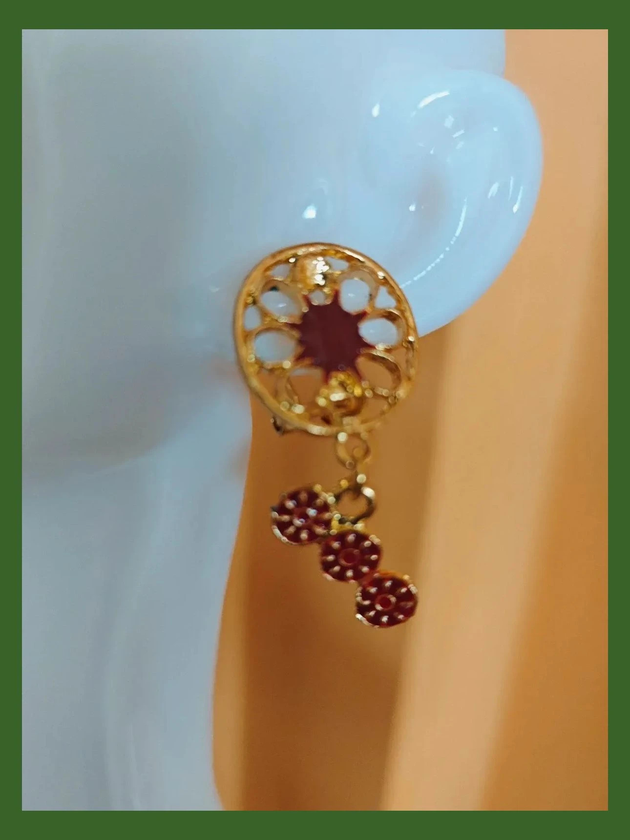🌺 Pendientes dorados y granate con colgante – Vintage Chic 3