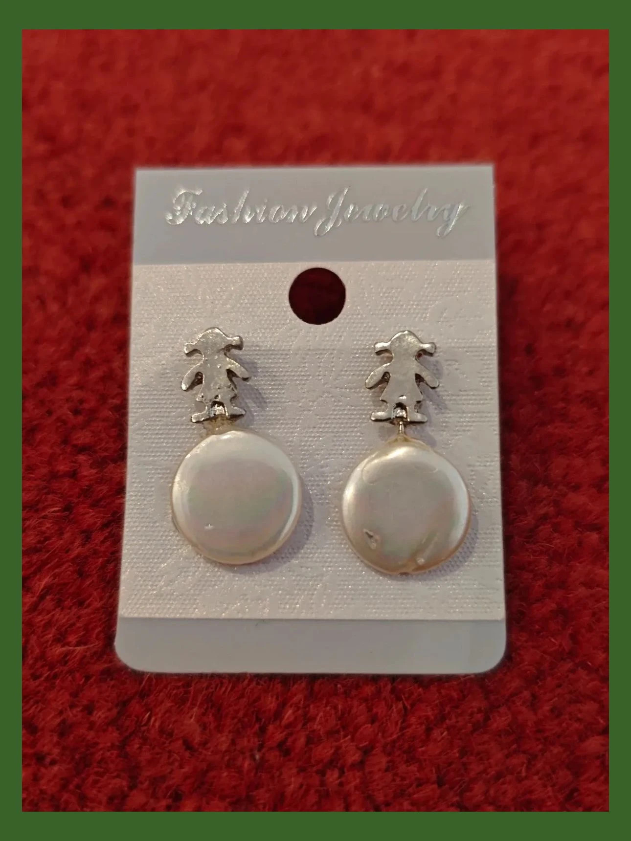 🌺Bonitos pendientes con figura de niña plateada con perla plana