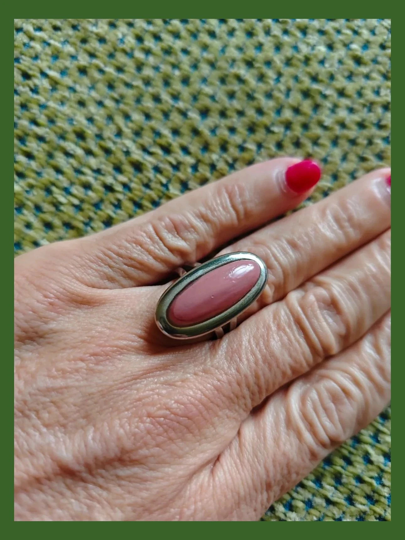 🌺 Bonito anillo ajustable metal plateado con pieza ovalada rosa