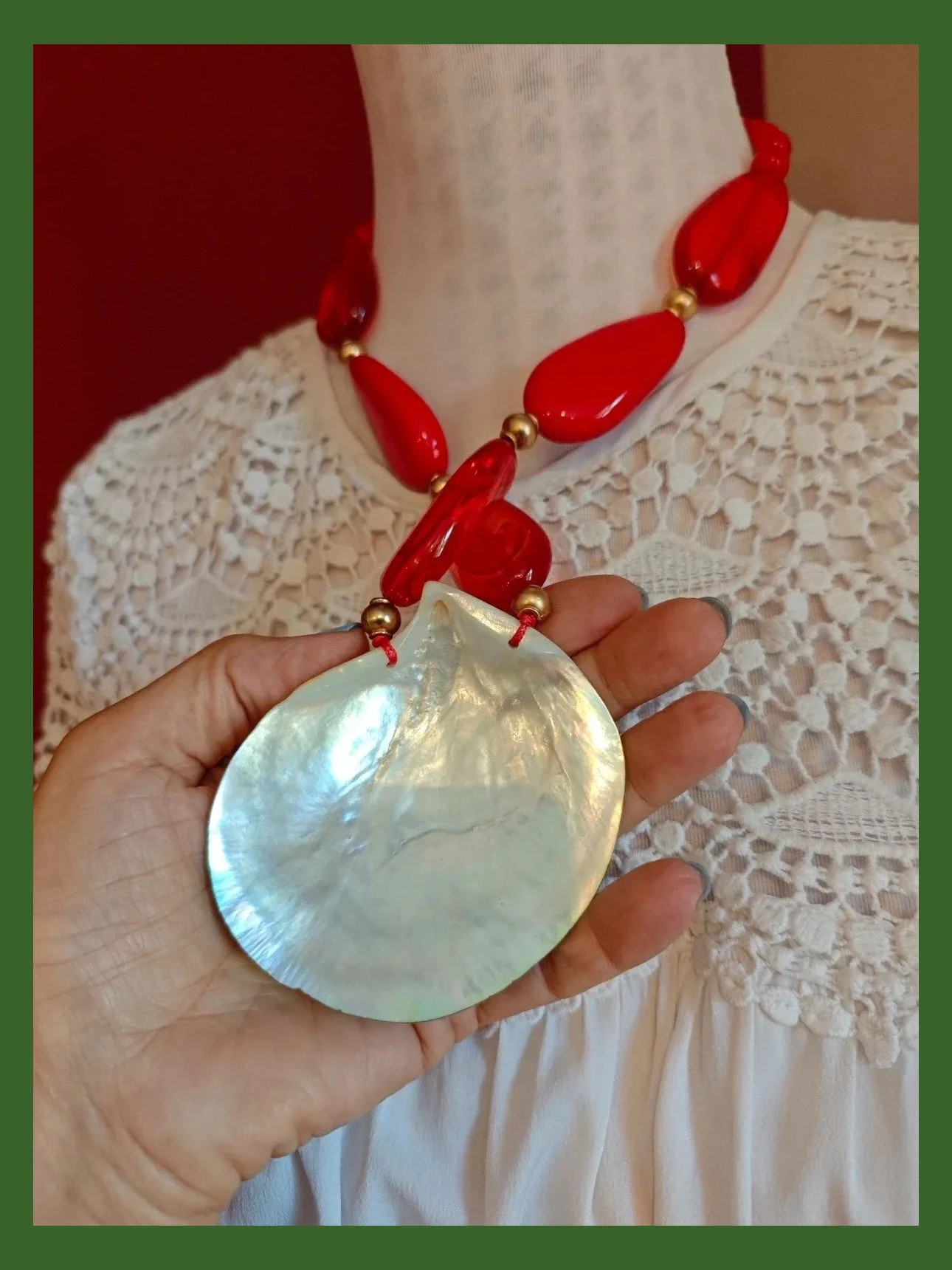 🌺 Original y bonito collar con abalorios rojos y colgante de gran concha – Bijou Brigitte 3