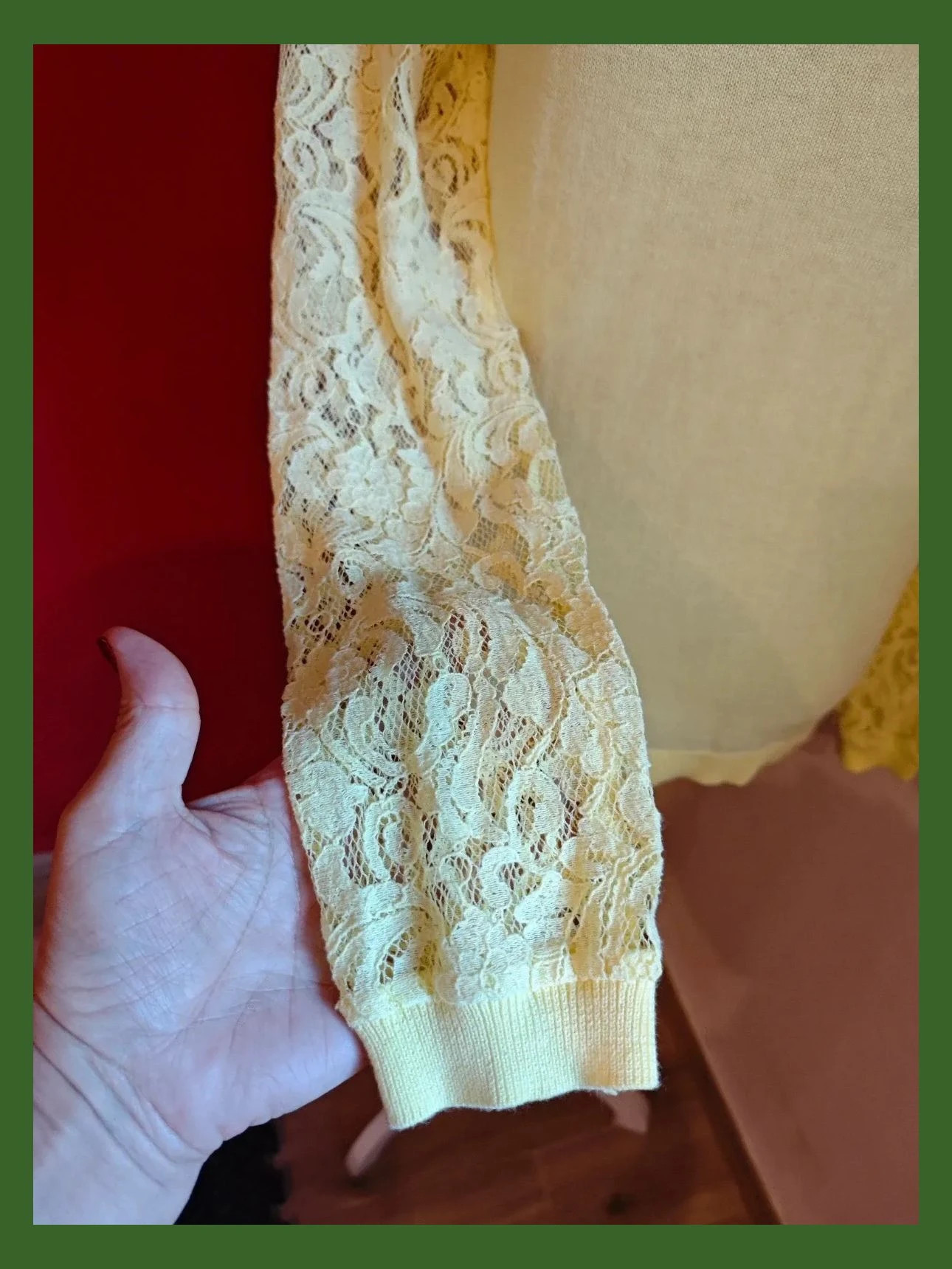 🌺Jersey fino color amarillo claro con mangas de blonda, talla M – Fórmula Joven – taille M / 38 / 10 5