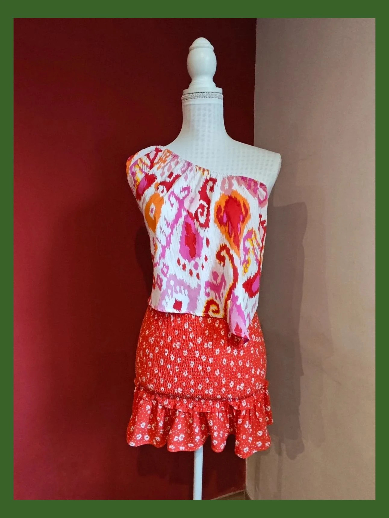 🌺 Original crop top estampado con hombro al aire – taille L / 40 / 12 2