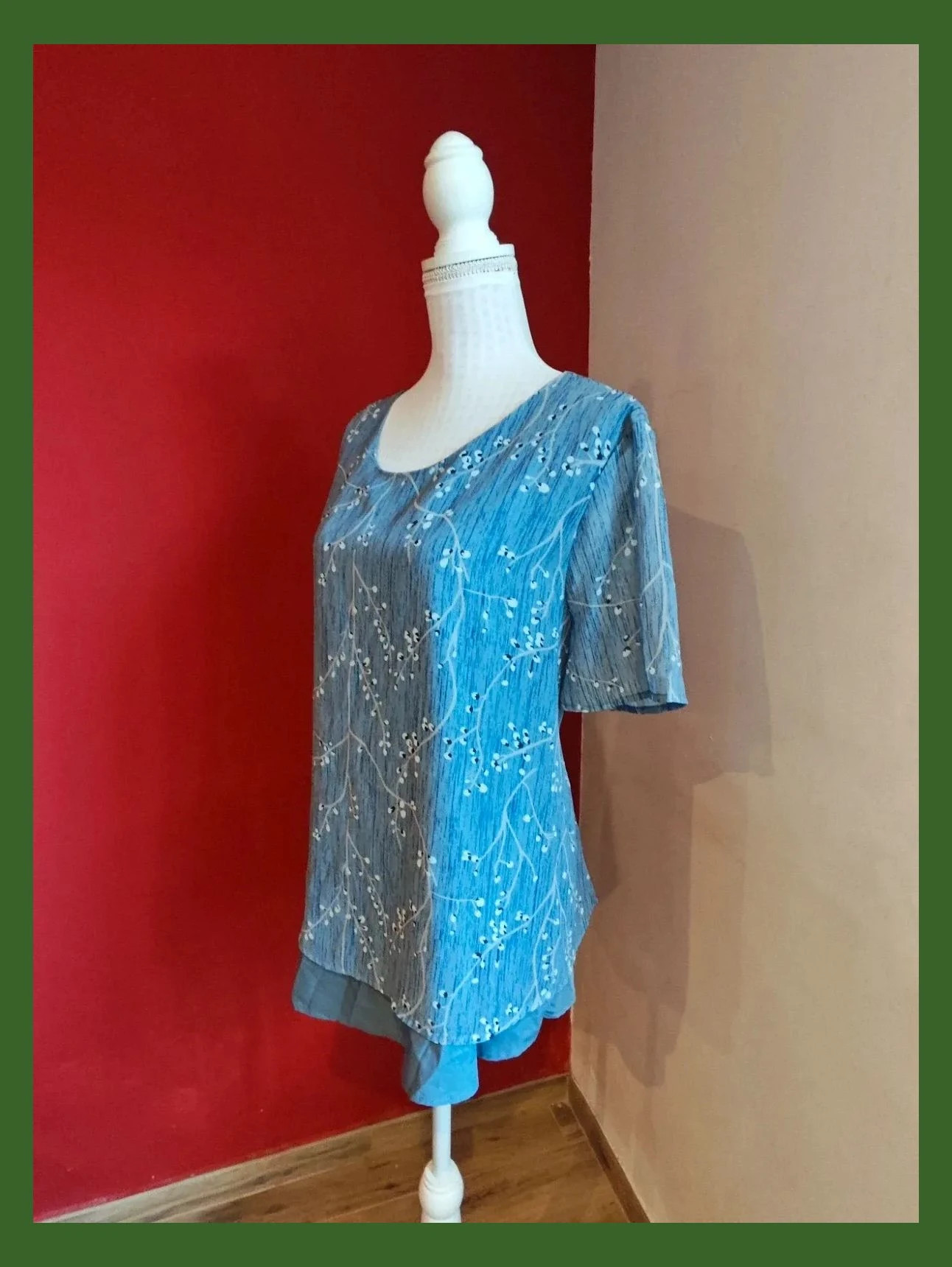 🌺Blusa azul con estampado floral discreto y forro que sobresale en el bajo, talla 50 – Vintage Dressing – taille 5XL / 50 / 22 2