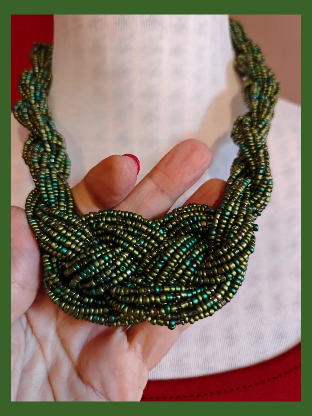 🌺 Gargantilla de abalorios verdes entrelazados y nudo en el centro – Vintage Dressing 2