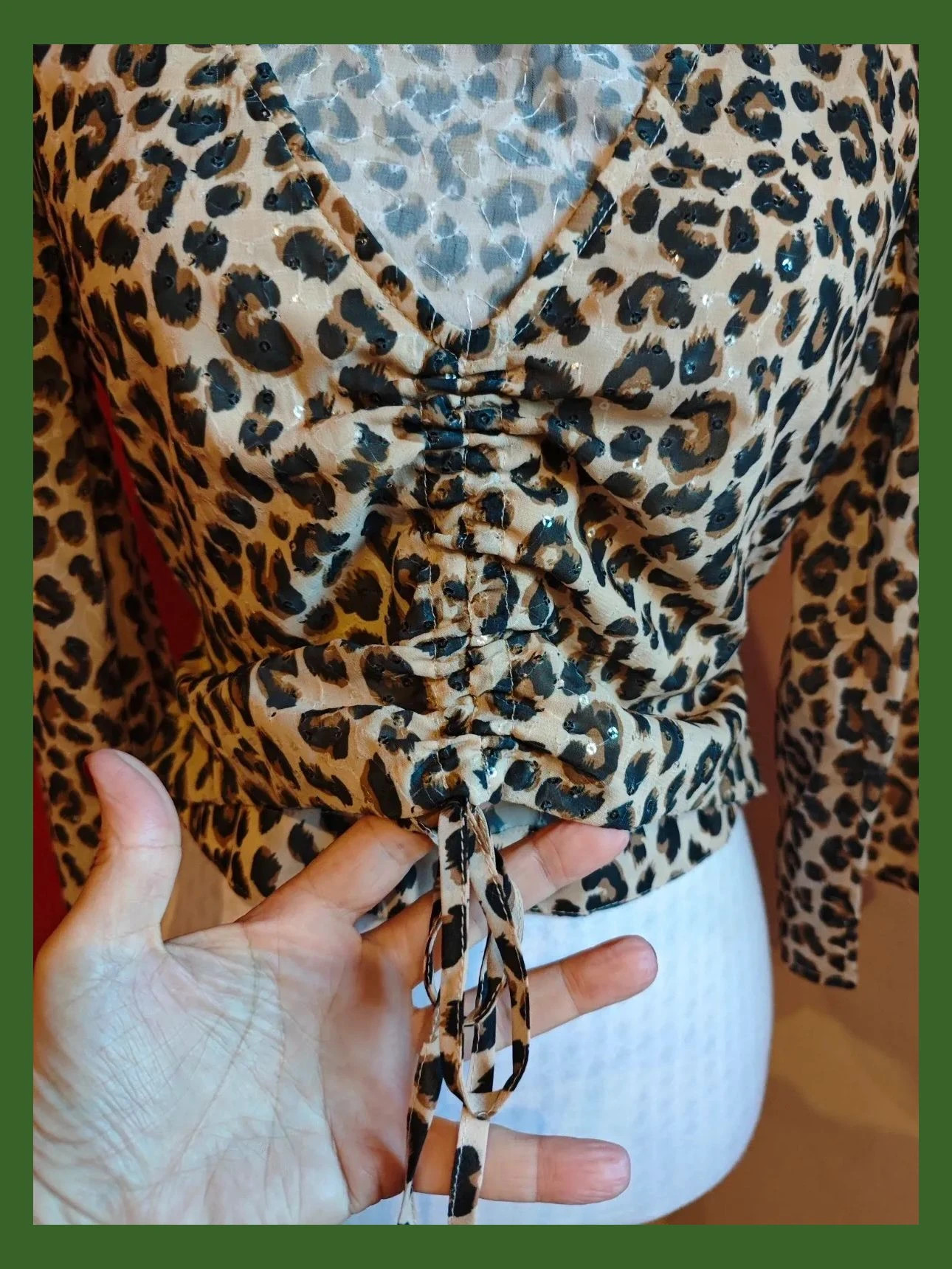 🌺Crop top estampado animal print con lentejuelas transparentes el lazo delante para fruncir – H&M Divided – taille XS / 34 / 6 3