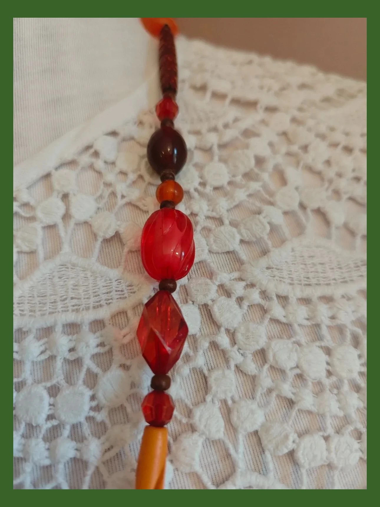 🌺Collar largo con abalorios y cuentas de madera tonos rojizos y naranja – boutique local 4