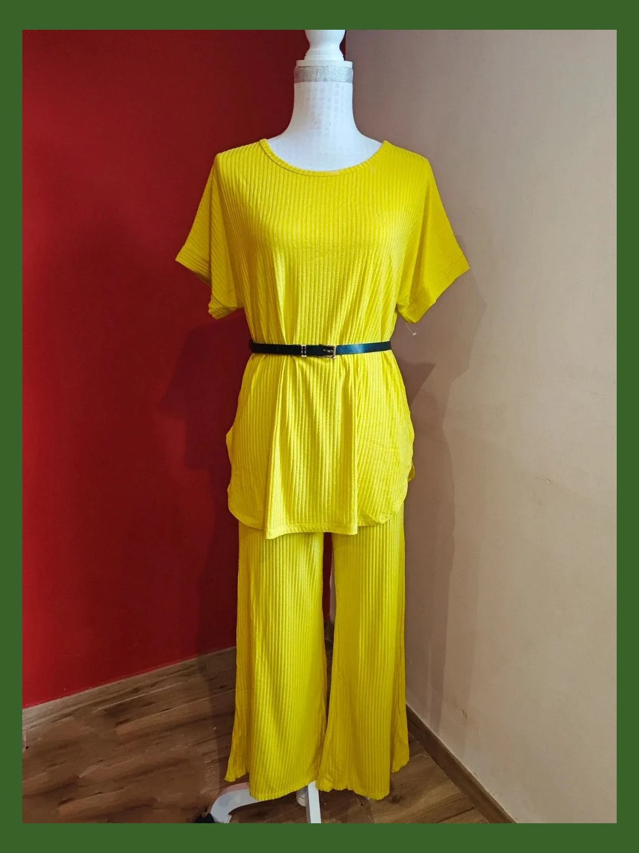 🌺Conjunto de top y pantalón de punto acanalado amarillo con aro dorado en espalda, talla 44 – Sarsa – taille XXL / 44 / 16