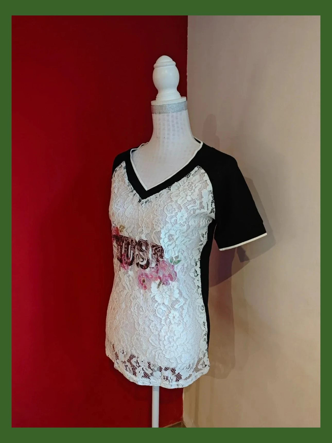 🌺Camiseta con blonda blanca delante con logo y negra detrás, talla L – Odemai – taille L / 40 / 12 2