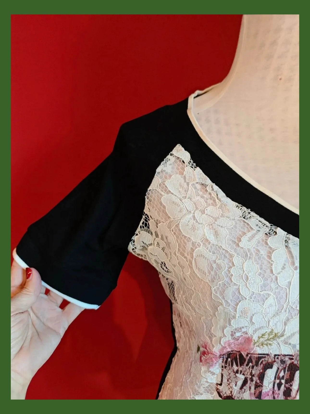 🌺Camiseta con blonda blanca delante con logo y negra detrás, talla L – Odemai – taille L / 40 / 12 3