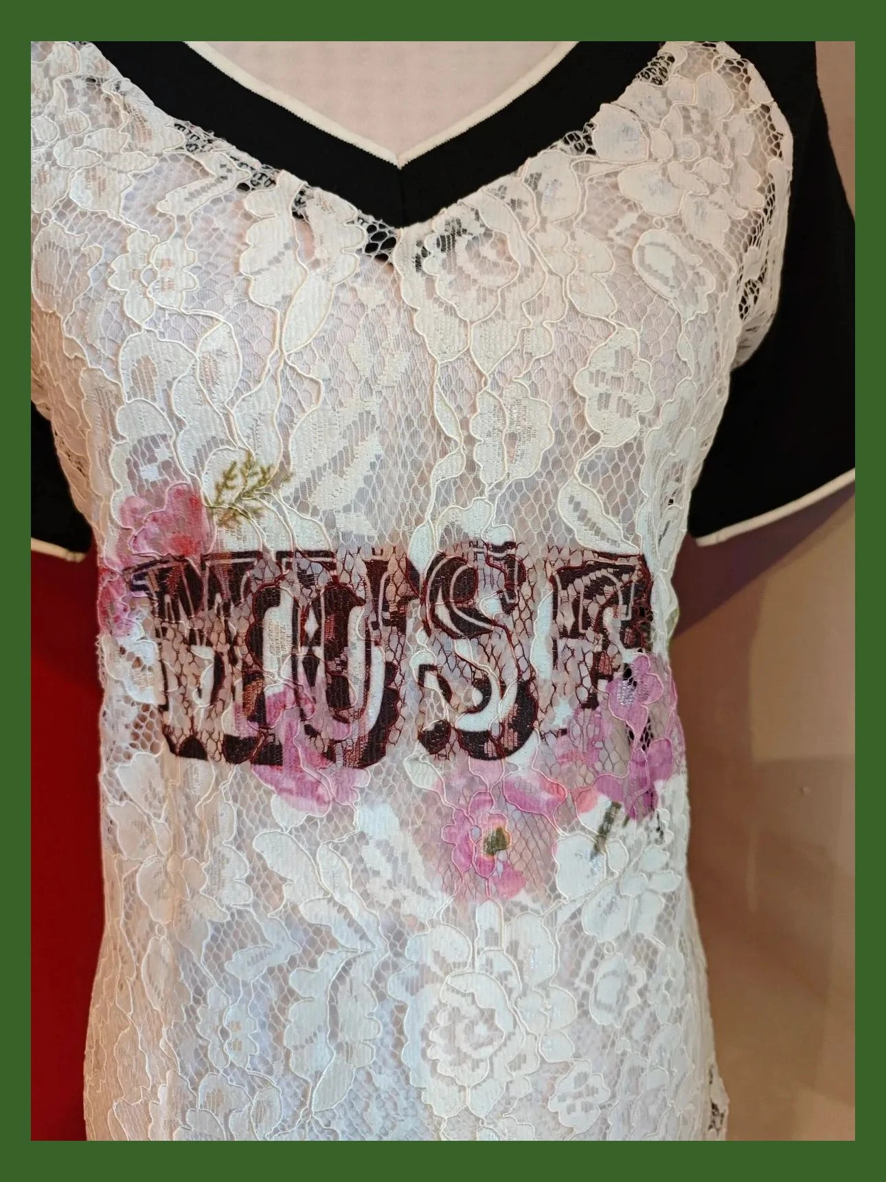🌺Camiseta con blonda blanca delante con logo y negra detrás, talla L – Odemai – taille L / 40 / 12 4