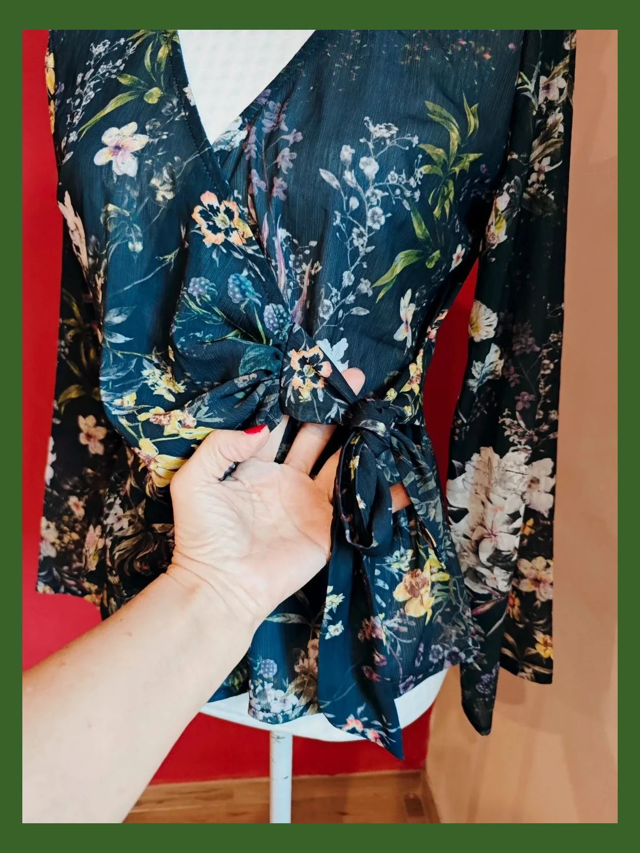 🌺 Bonita blusa negra con estampado floral cruzada con lazo – Vintage Dressing – taille L / 40 / 12 4