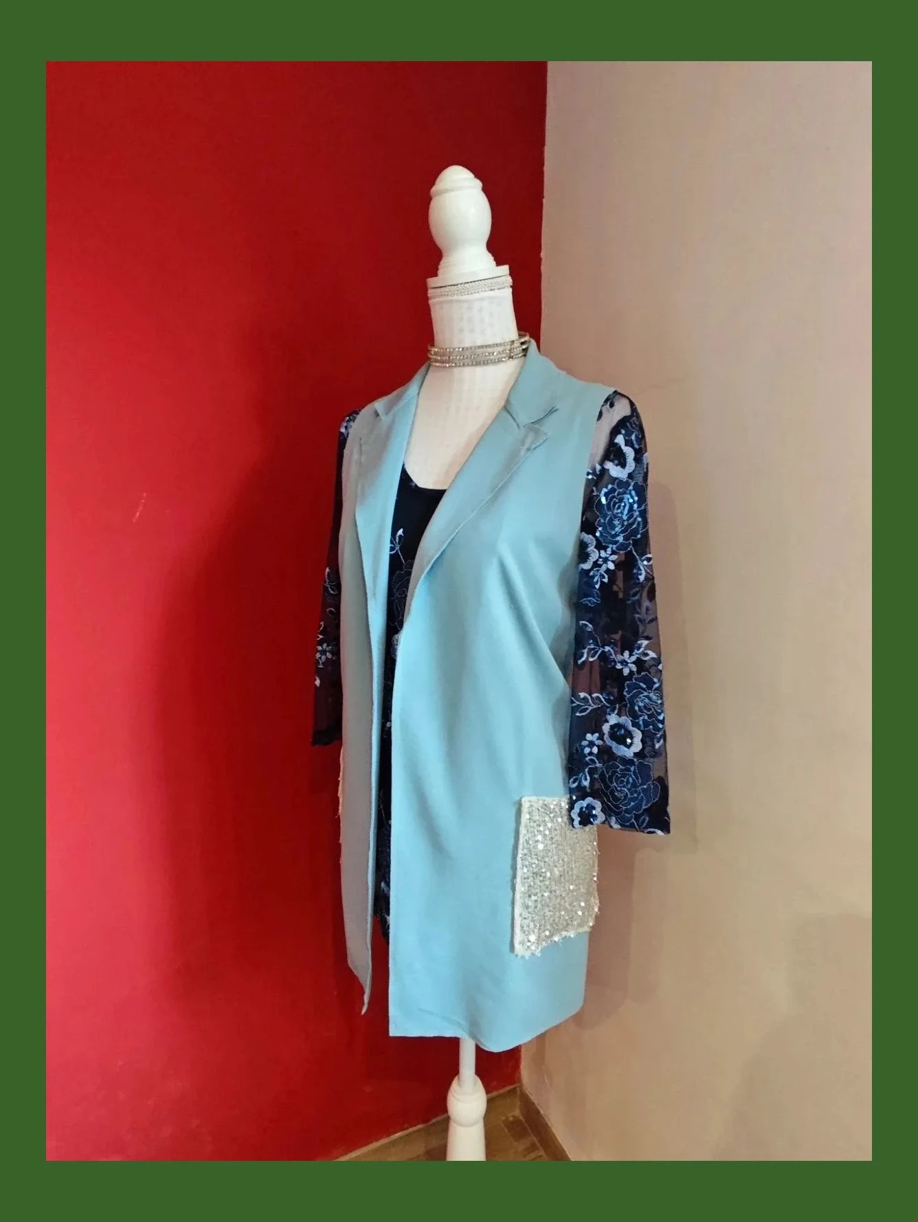 🌺 Chaleco blazer de vestir azul clarito y bolsillos con lentejuelas plateadas