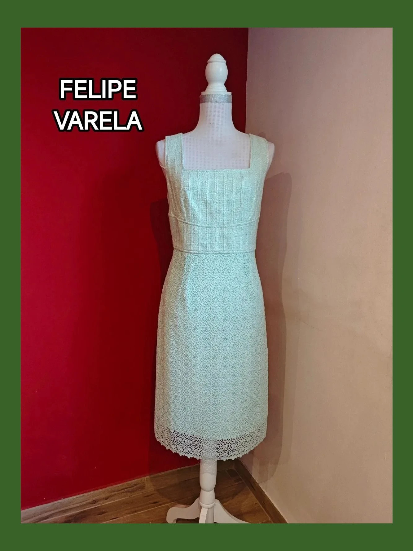 🌺 Impresionante vestido de tweed y guipur verde clarito, de Felipe Varela