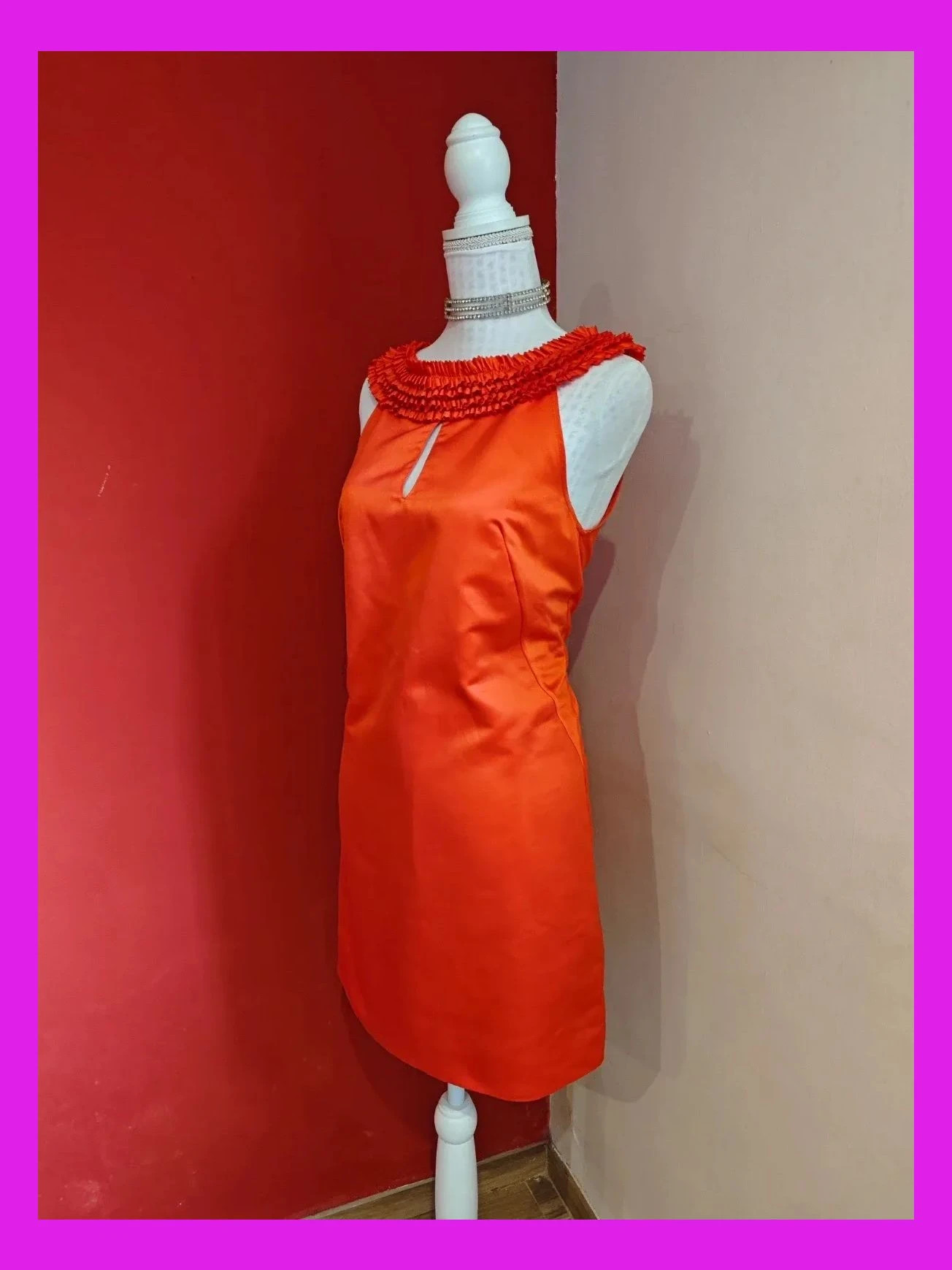 🌺 Vestido de raso rojo con cuello de volantitos, de Sinequanone – Sinéquanone – taille L / 40 / 12 2