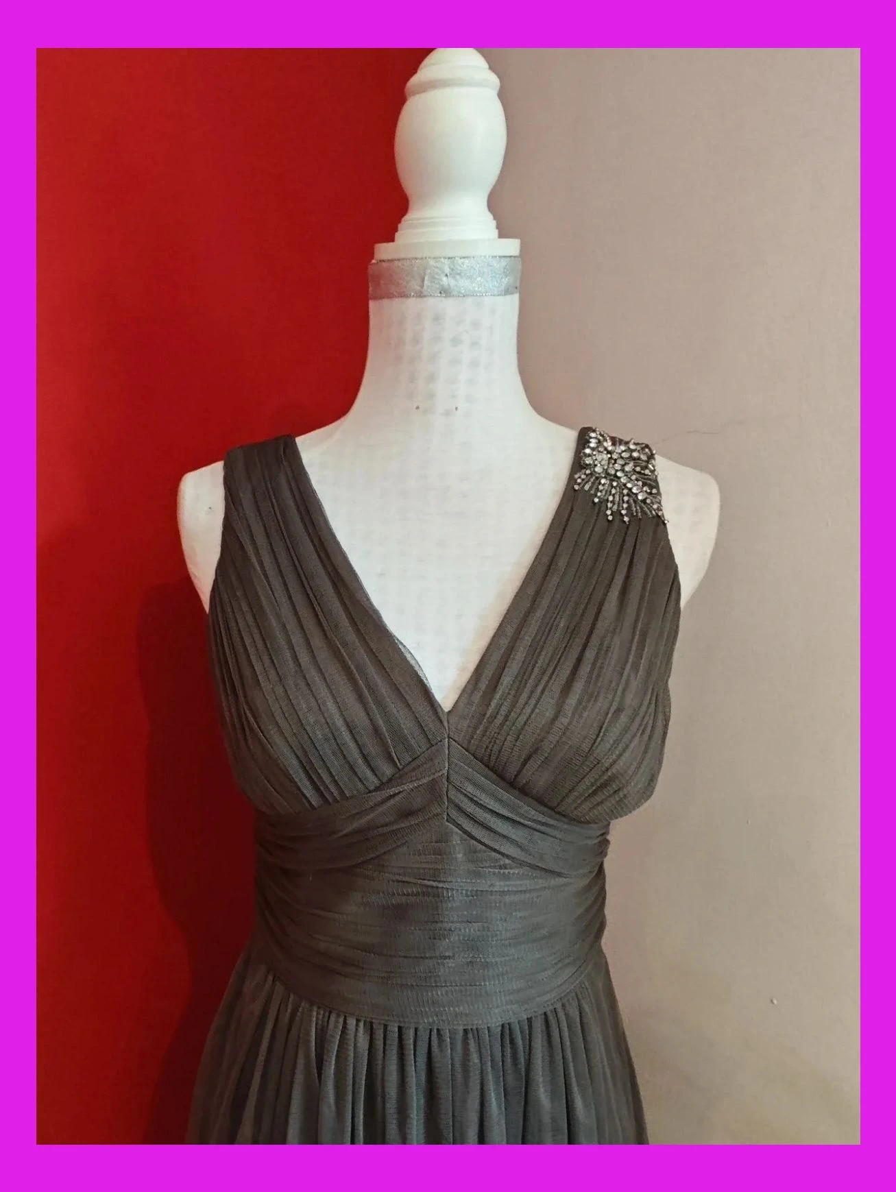 🌺 Maravilloso vestido de gasa gris y parte superior drapeada y con brillantes plateados,de Esprit – Esprit – taille M / 38 / 10 4