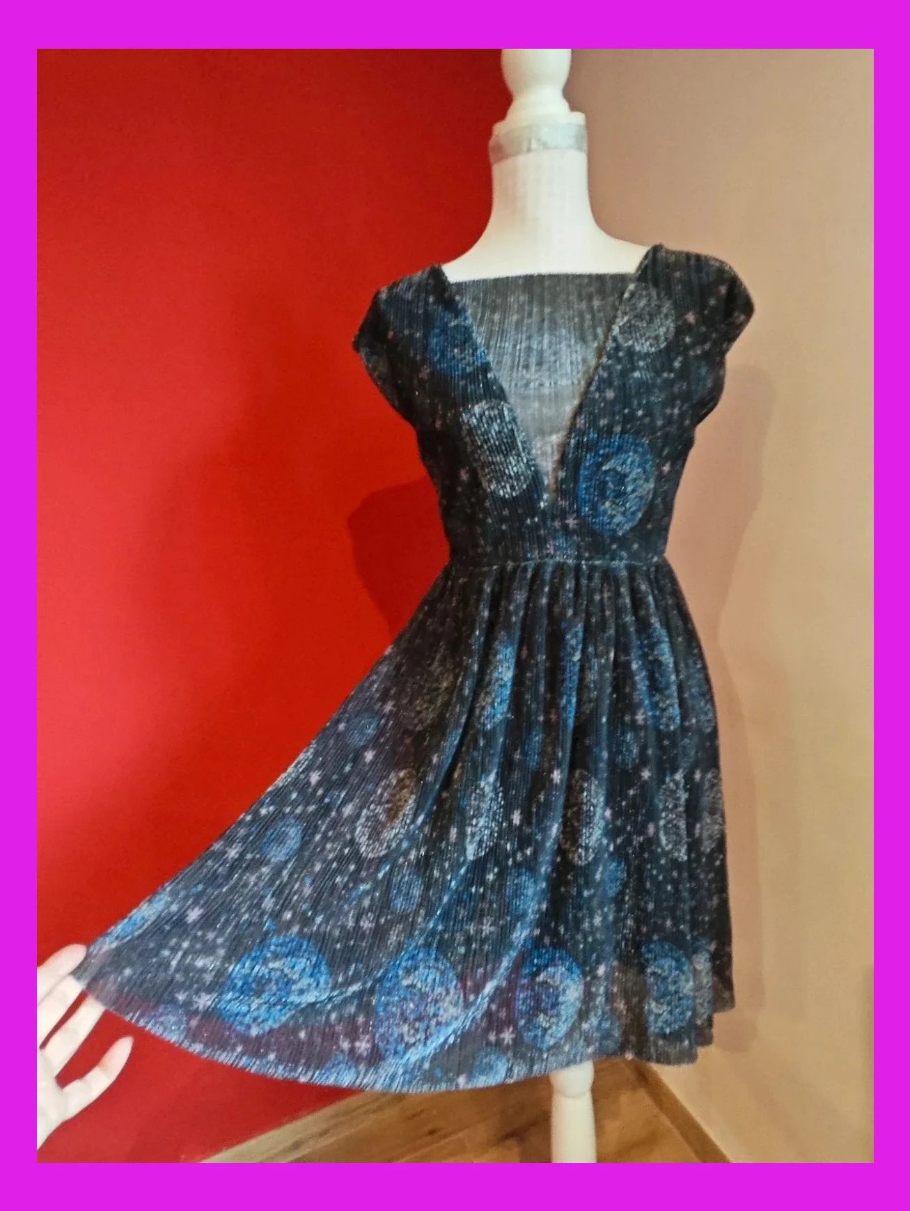 🌺 Elegante vestido para eventos de gasa plisada negra con brillos plateados y espalda abierta – Clockhouse – taille M / 38 / 10 3