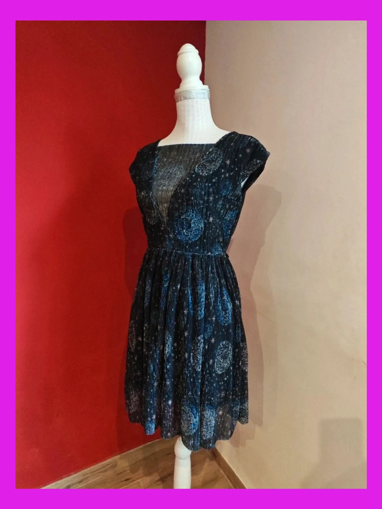 🌺 Elegante vestido para eventos de gasa plisada negra con brillos plateados y espalda abierta – Clockhouse – taille M / 38 / 10 4