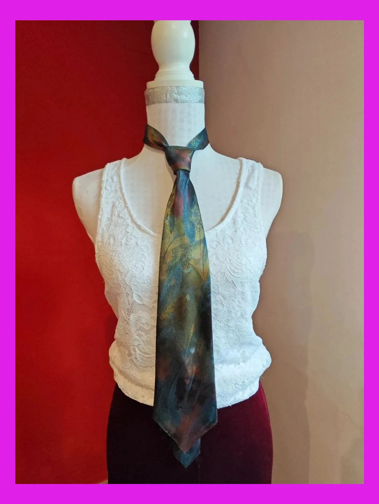 🌺 Elegante corbata tonos satinados verde, azul y dorado