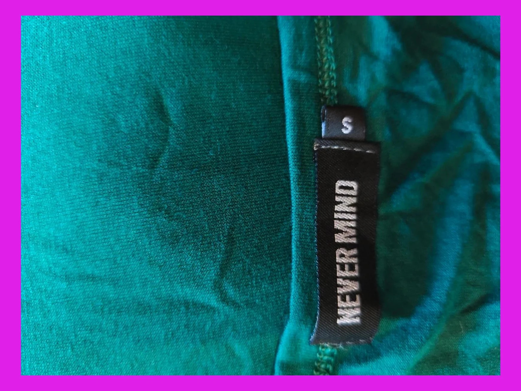 🌺Camiseta de tirantes de raso verde con relieve adamascado brillante delante – Never Mind – taille M / 38 / 10 5